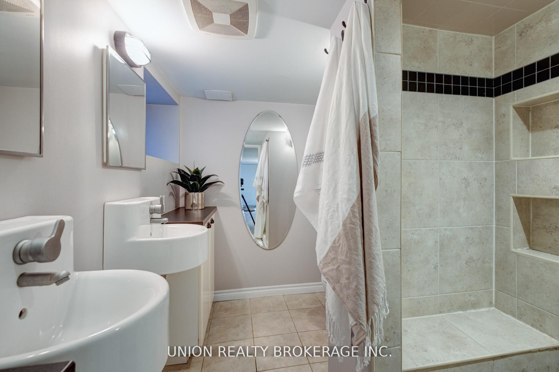 Photo 23 of 1666 Gerrard Street E, Toronto, Woodbine Corridor — HOMEH