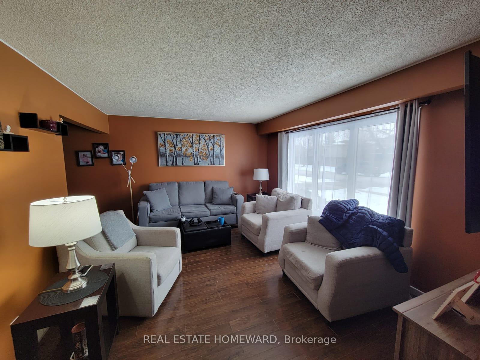 Photo 2 of 22 Nottingham Street, Thorold, Confederation Heights — HOMEH