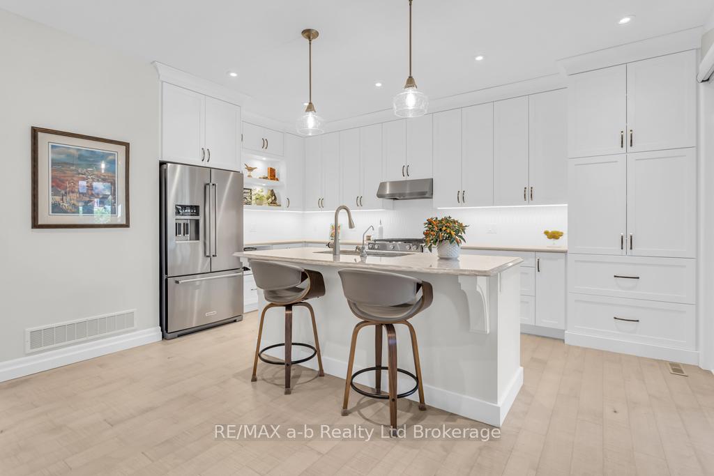 Photo 4 of 263 Wilson Avenue, Tillsonburg — HOMEH