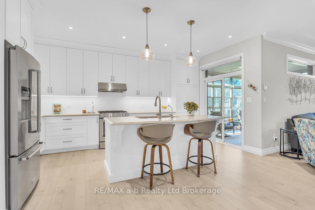 Photo 5 of 263 Wilson Avenue, Tillsonburg — HOMEH