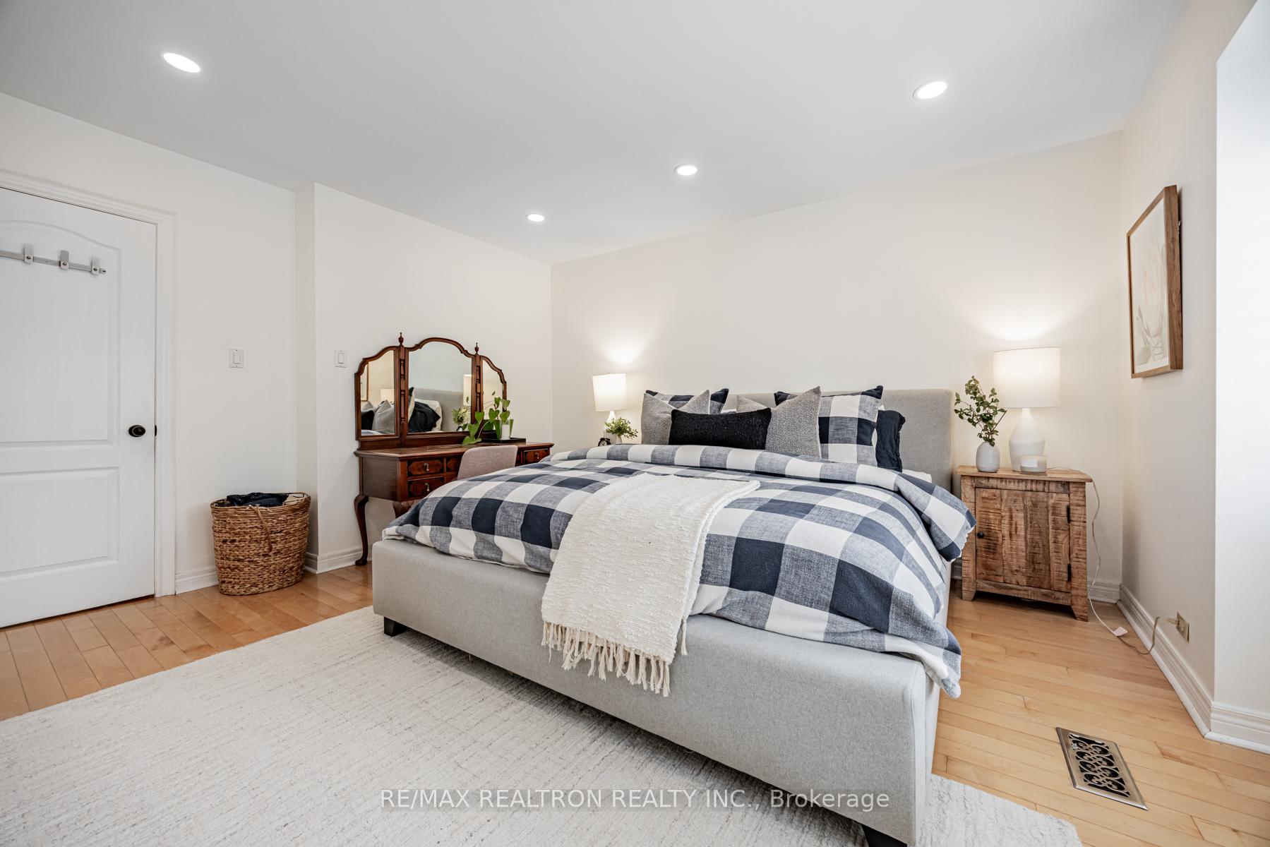 Photo 24 of 40 Ellsworth Avenue, Toronto, Wychwood — HOMEH
