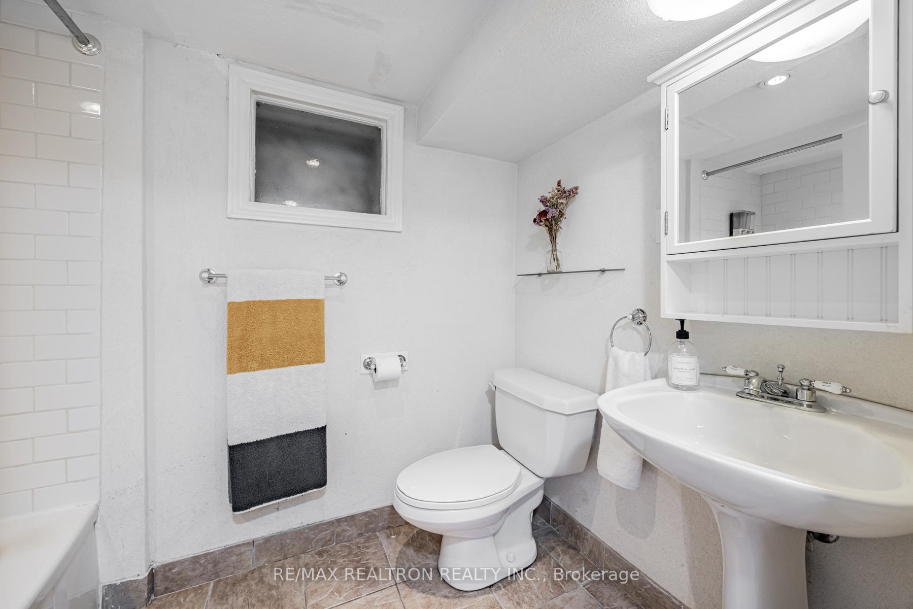 Photo 30 of 40 Ellsworth Avenue, Toronto, Wychwood — HOMEH