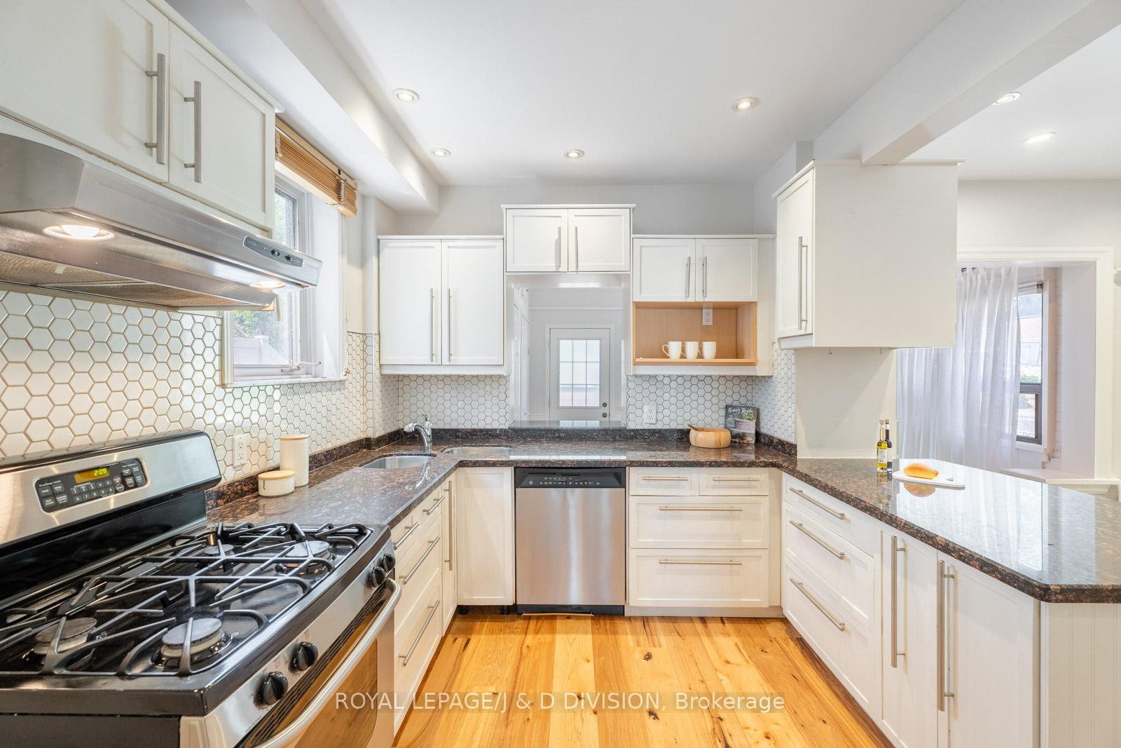 Photo 11 of 256 Mortimer Avenue, Toronto, Danforth Village-East York — HOMEH