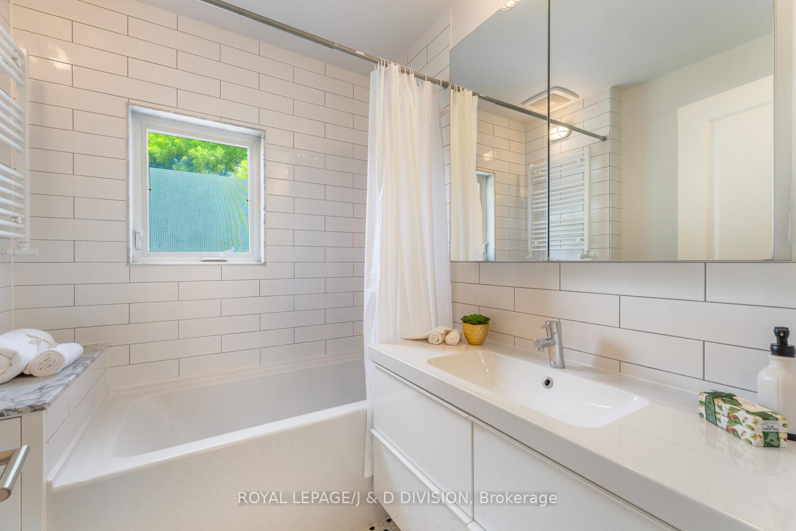 Photo 18 of 256 Mortimer Avenue, Toronto, Danforth Village-East York — HOMEH