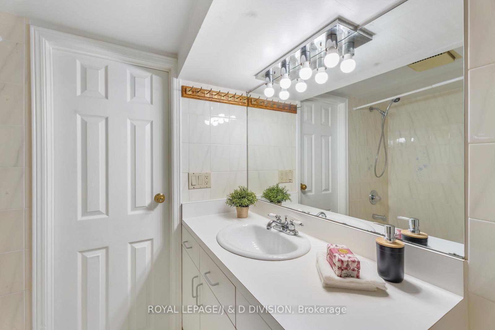 Photo 33 of 256 Mortimer Avenue, Toronto, Danforth Village-East York — HOMEH
