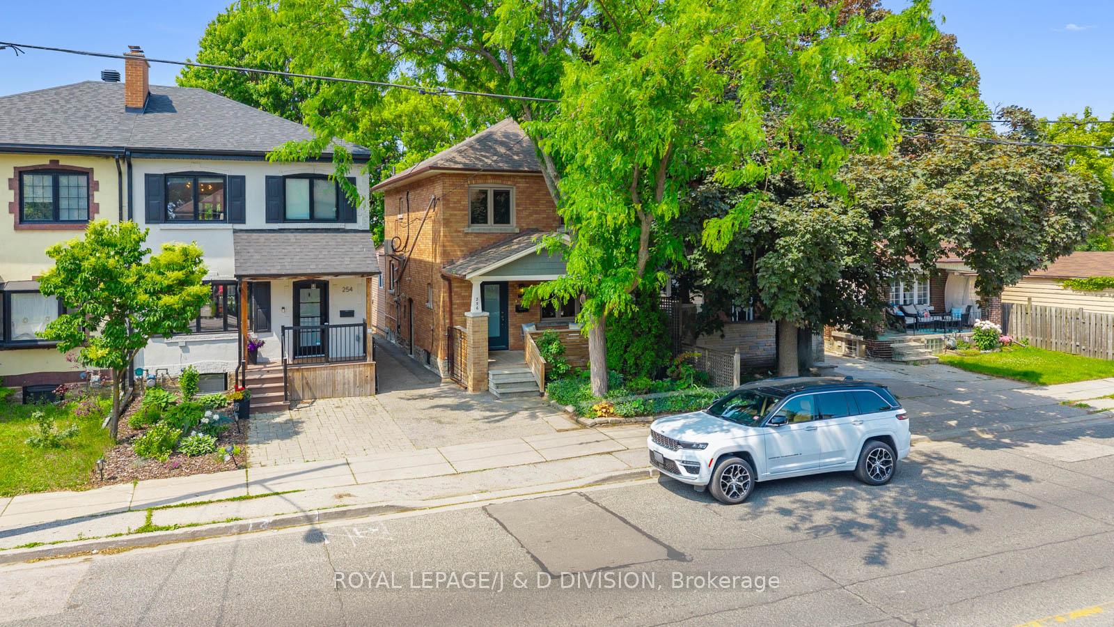 Photo 40 of 256 Mortimer Avenue, Toronto, Danforth Village-East York — HOMEH