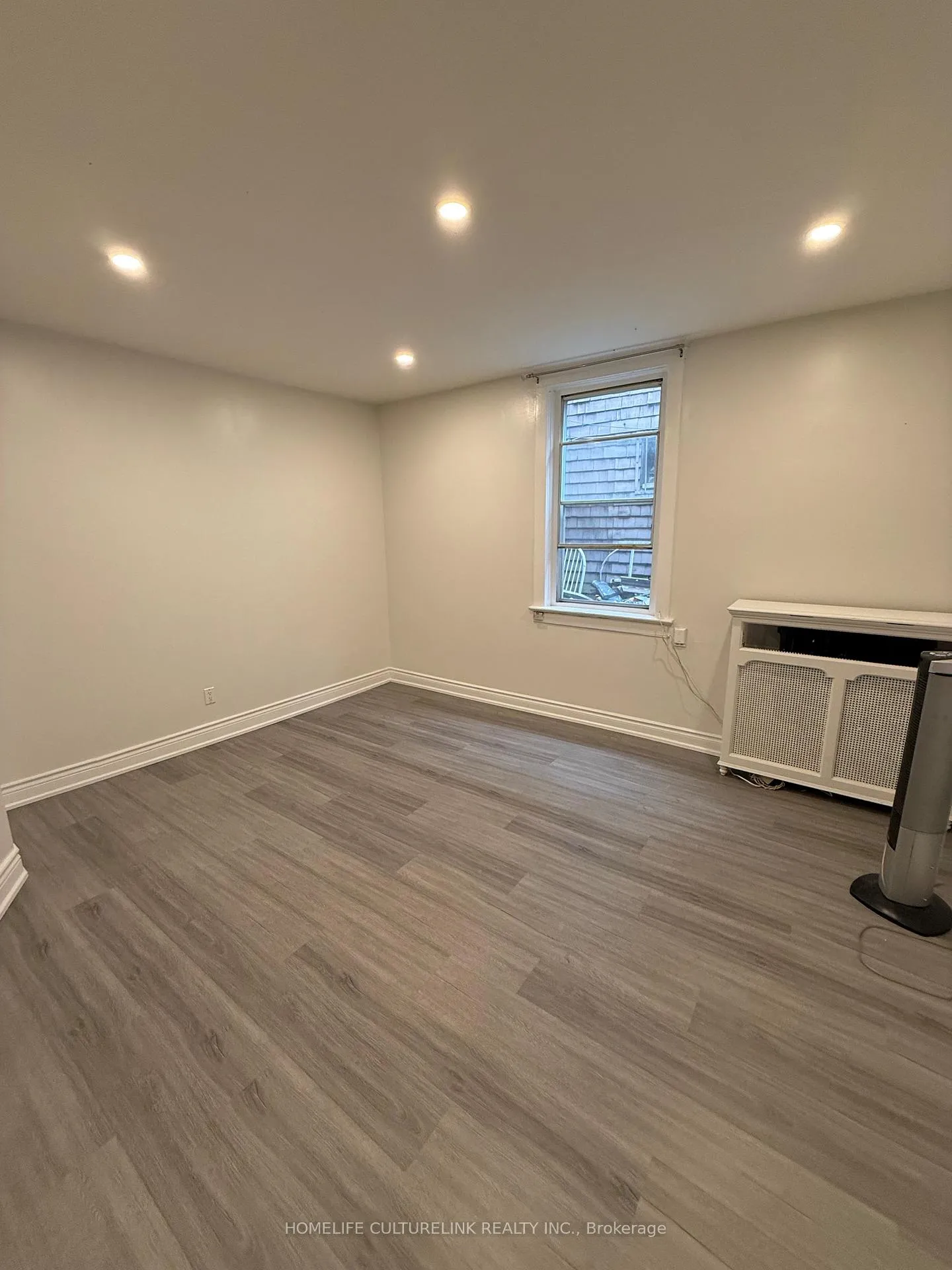 Photo 3 of Unit 202, 158 Danforth Avenue, Toronto, Playter Estates-Danforth — HOMEH