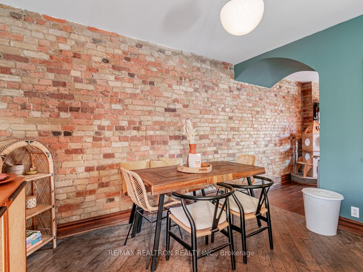Photo 11 of 867 Bathurst Street, Toronto, The Annex — HOMEH
