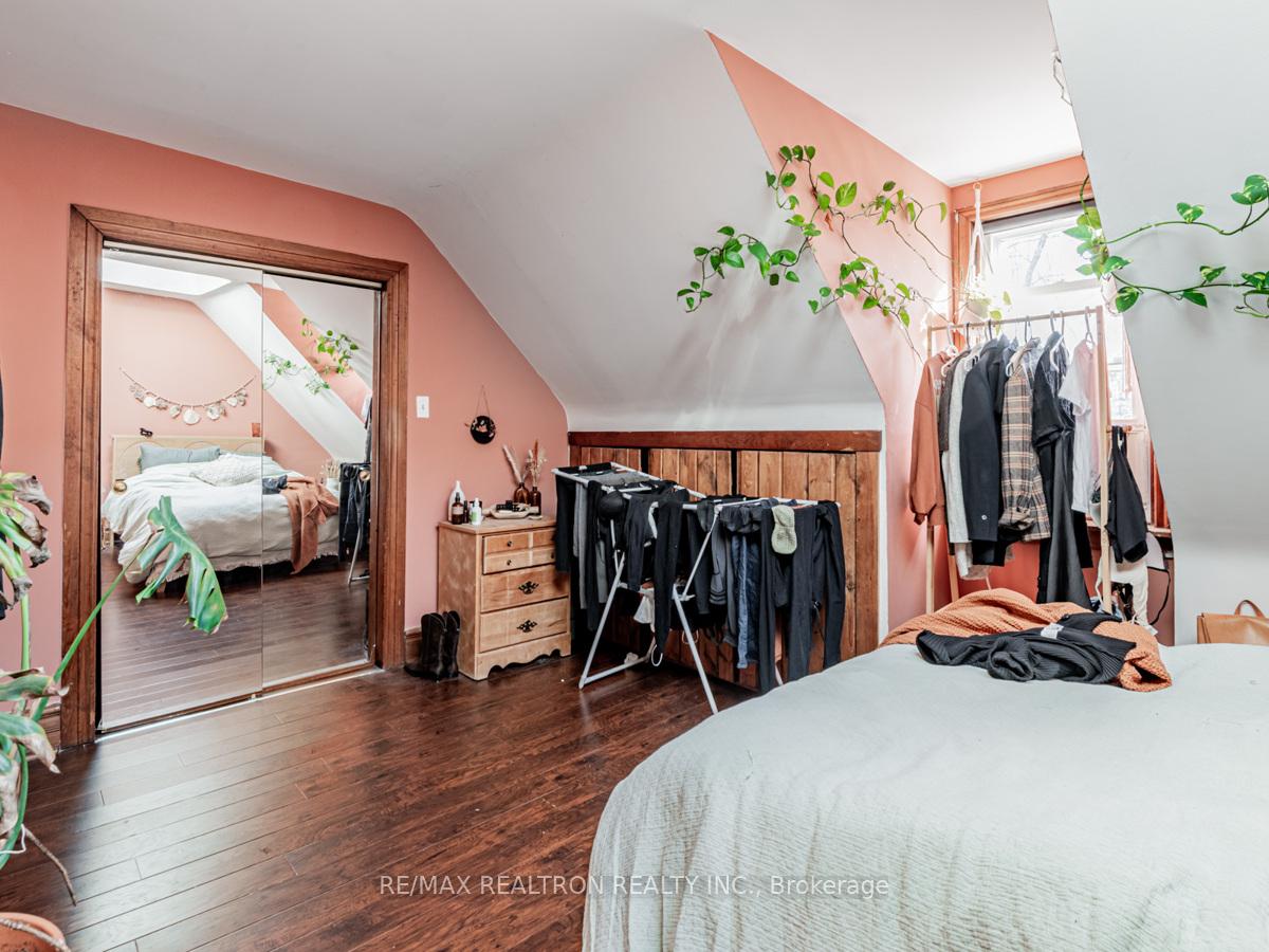 Photo 16 of 867 Bathurst Street, Toronto, The Annex — HOMEH
