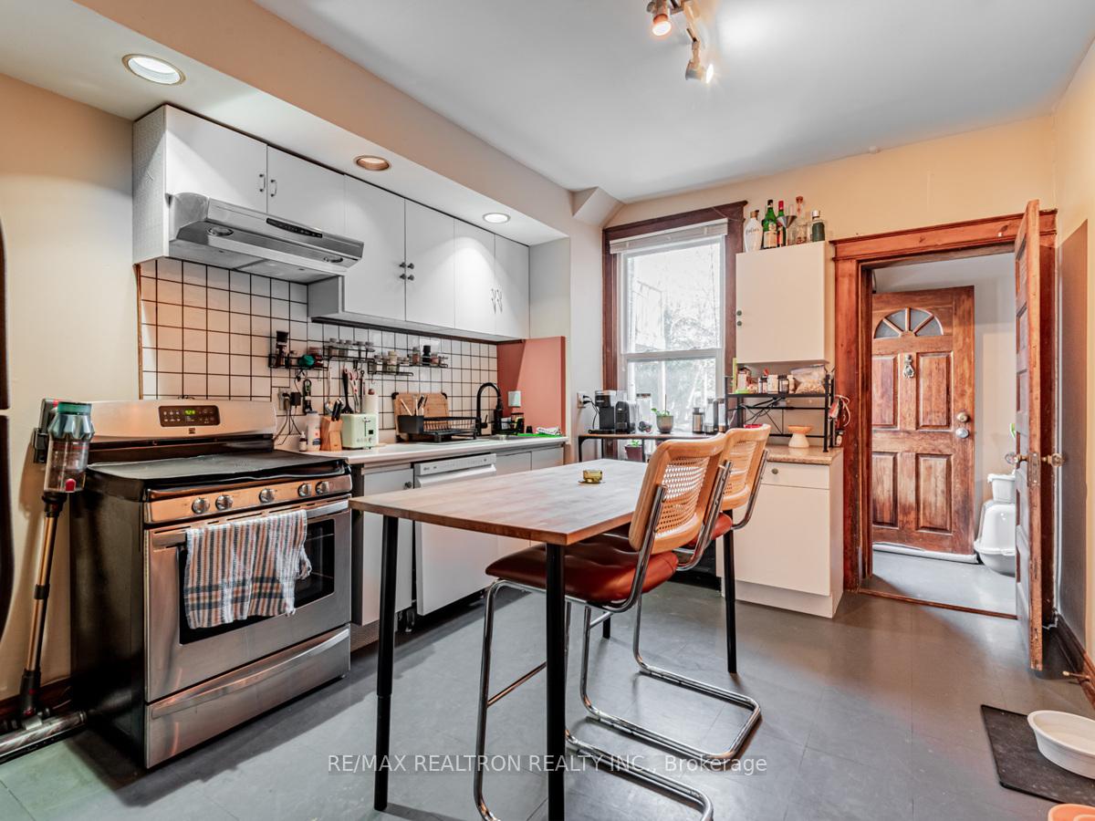 Photo 23 of 867 Bathurst Street, Toronto, The Annex — HOMEH
