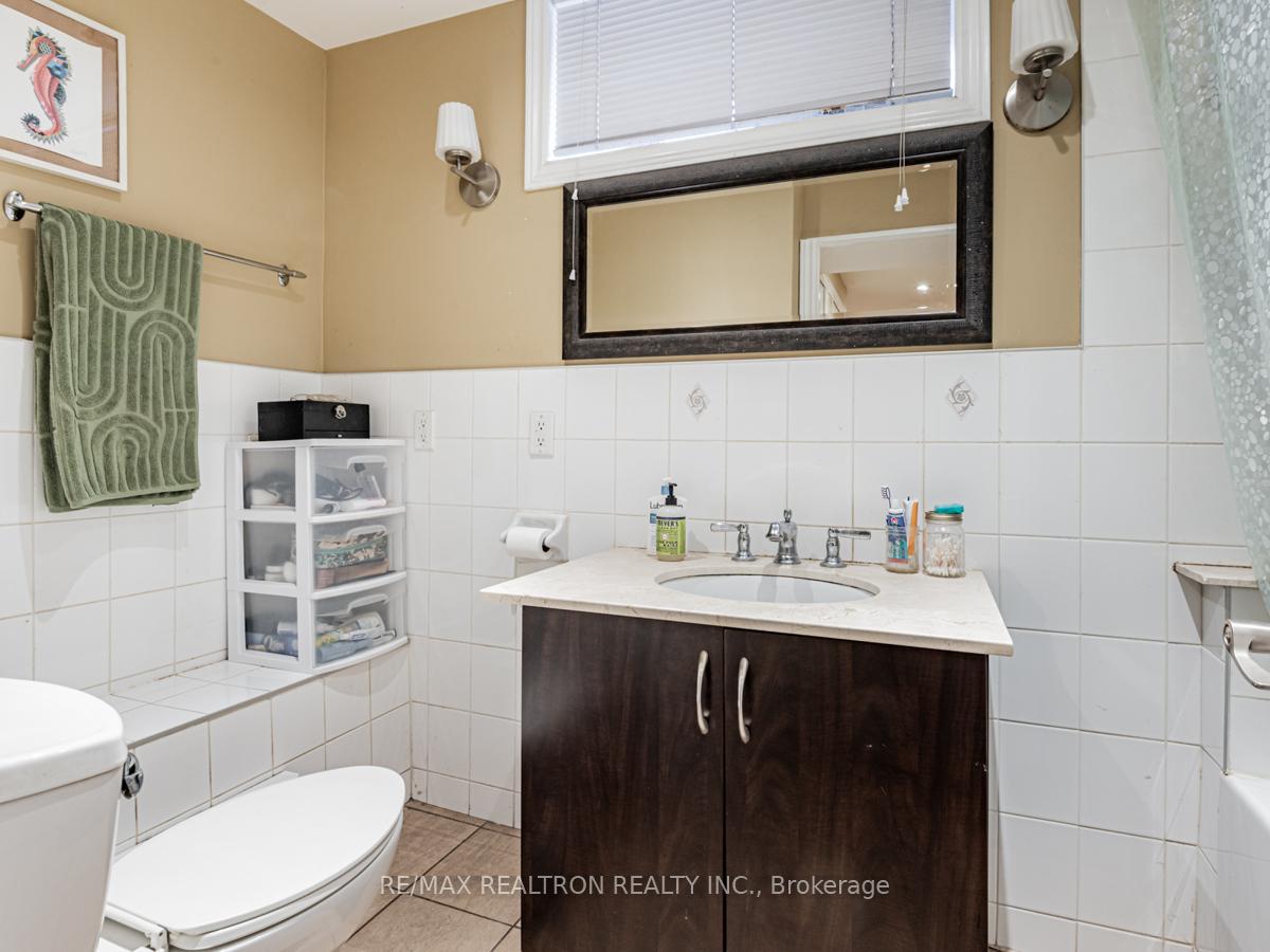 Photo 32 of 867 Bathurst Street, Toronto, The Annex — HOMEH