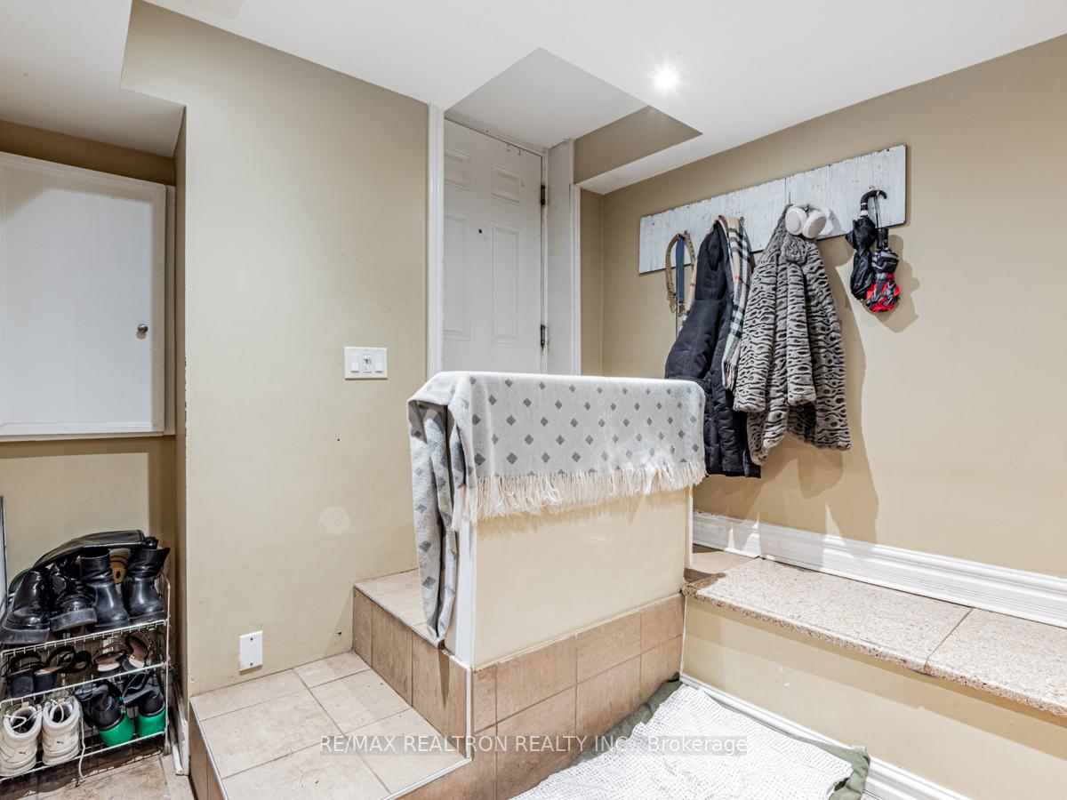Photo 33 of 867 Bathurst Street, Toronto, The Annex — HOMEH