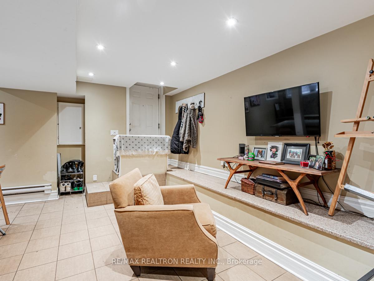 Photo 35 of 867 Bathurst Street, Toronto, The Annex — HOMEH