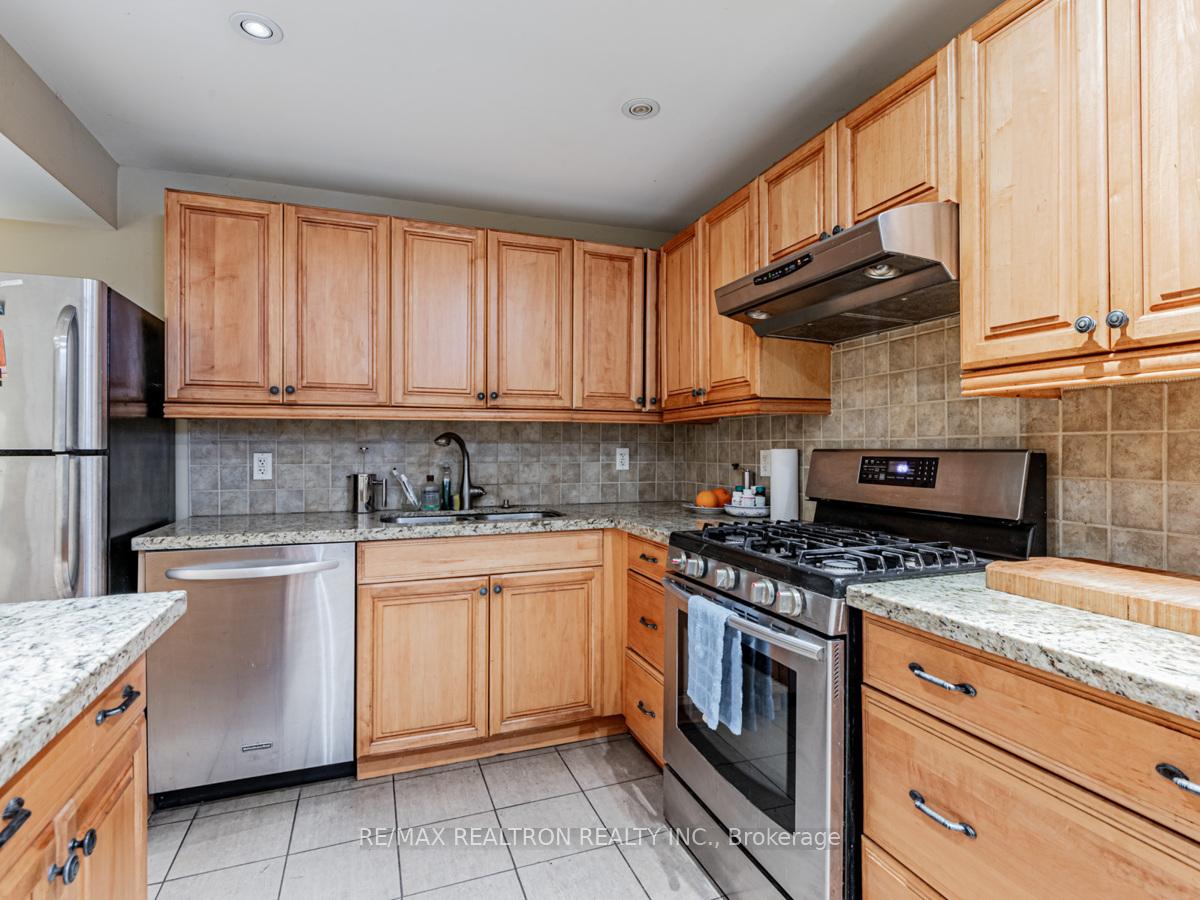Photo 37 of 867 Bathurst Street, Toronto, The Annex — HOMEH