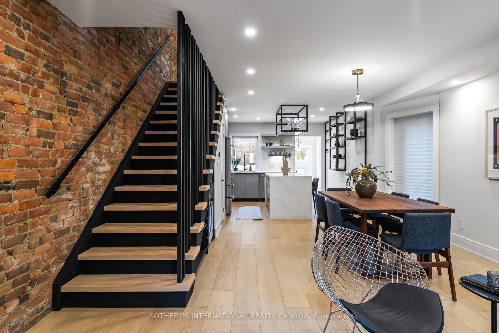 Photo 5 of 7 Beatrice Street, Toronto, Trinity-Bellwoods — HOMEH