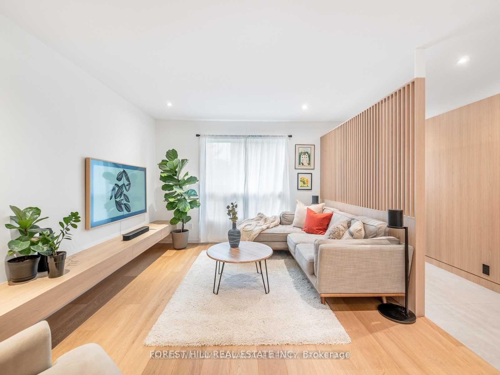 Photo 2 of 125 Torrens Avenue, Toronto, East York — HOMEH