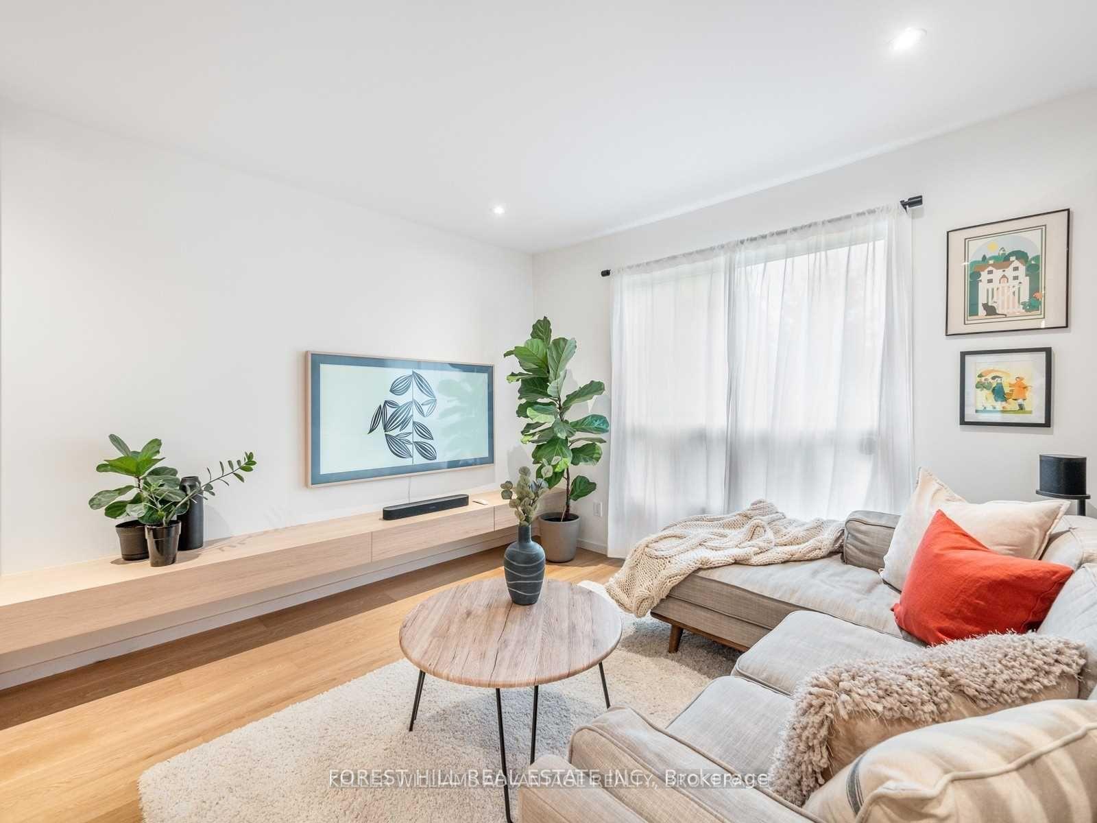 Photo 3 of 125 Torrens Avenue, Toronto, East York — HOMEH