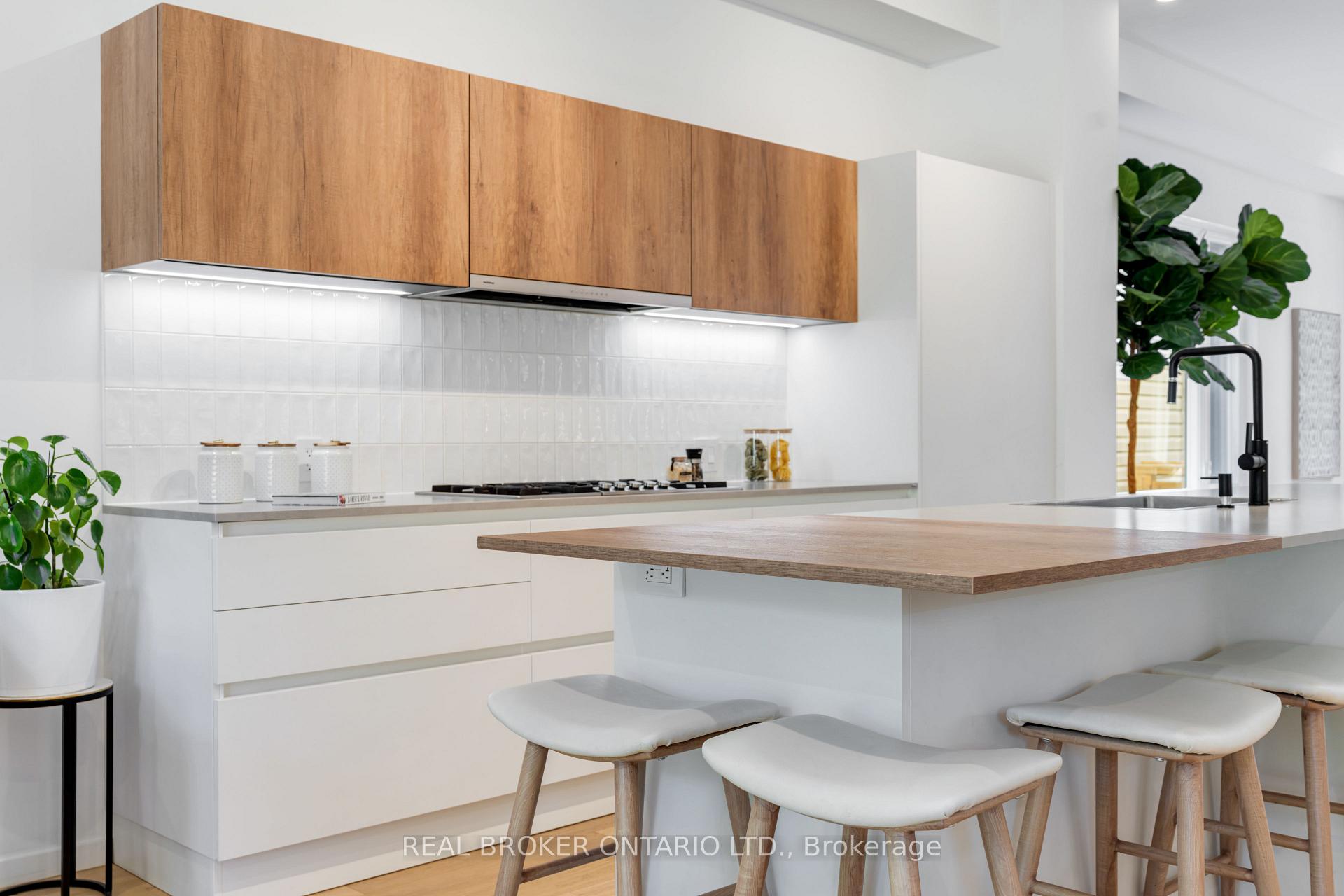 Photo 11 of 57 Rhodes Avenue, Toronto, Greenwood-Coxwell — HOMEH