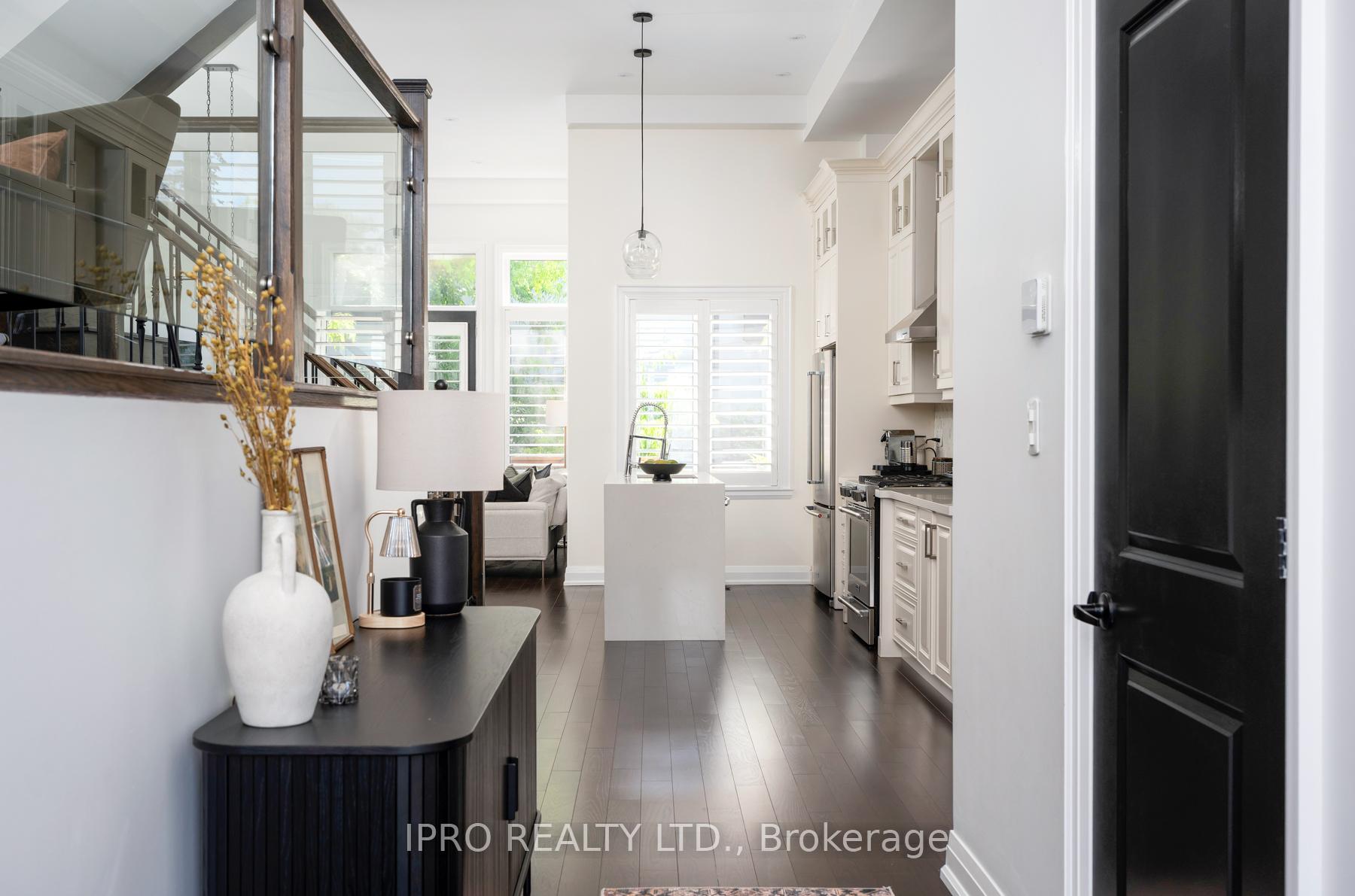 Photo 6 of 86 Roosevelt Road, Toronto, East York — HOMEH