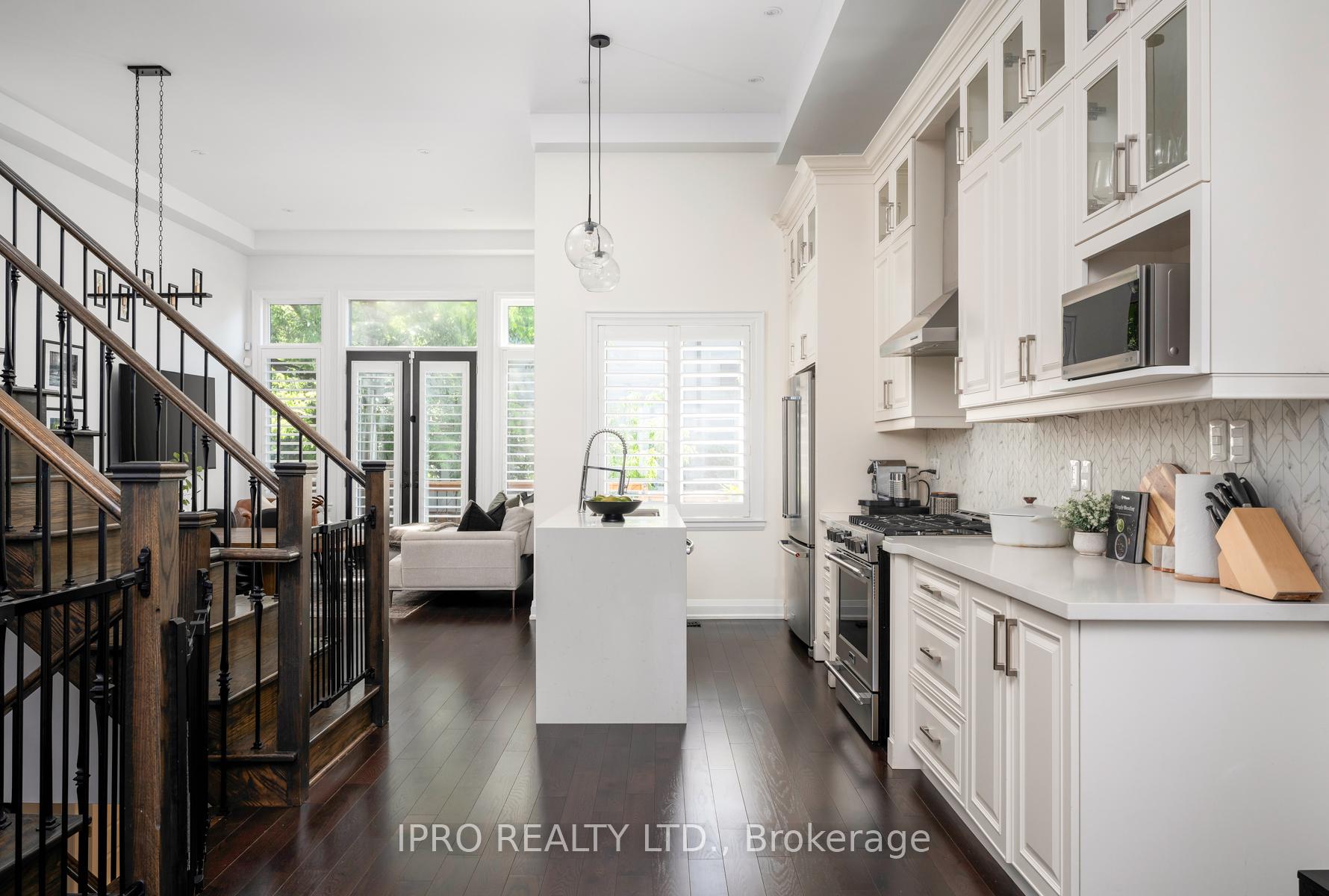 Photo 7 of 86 Roosevelt Road, Toronto, East York — HOMEH