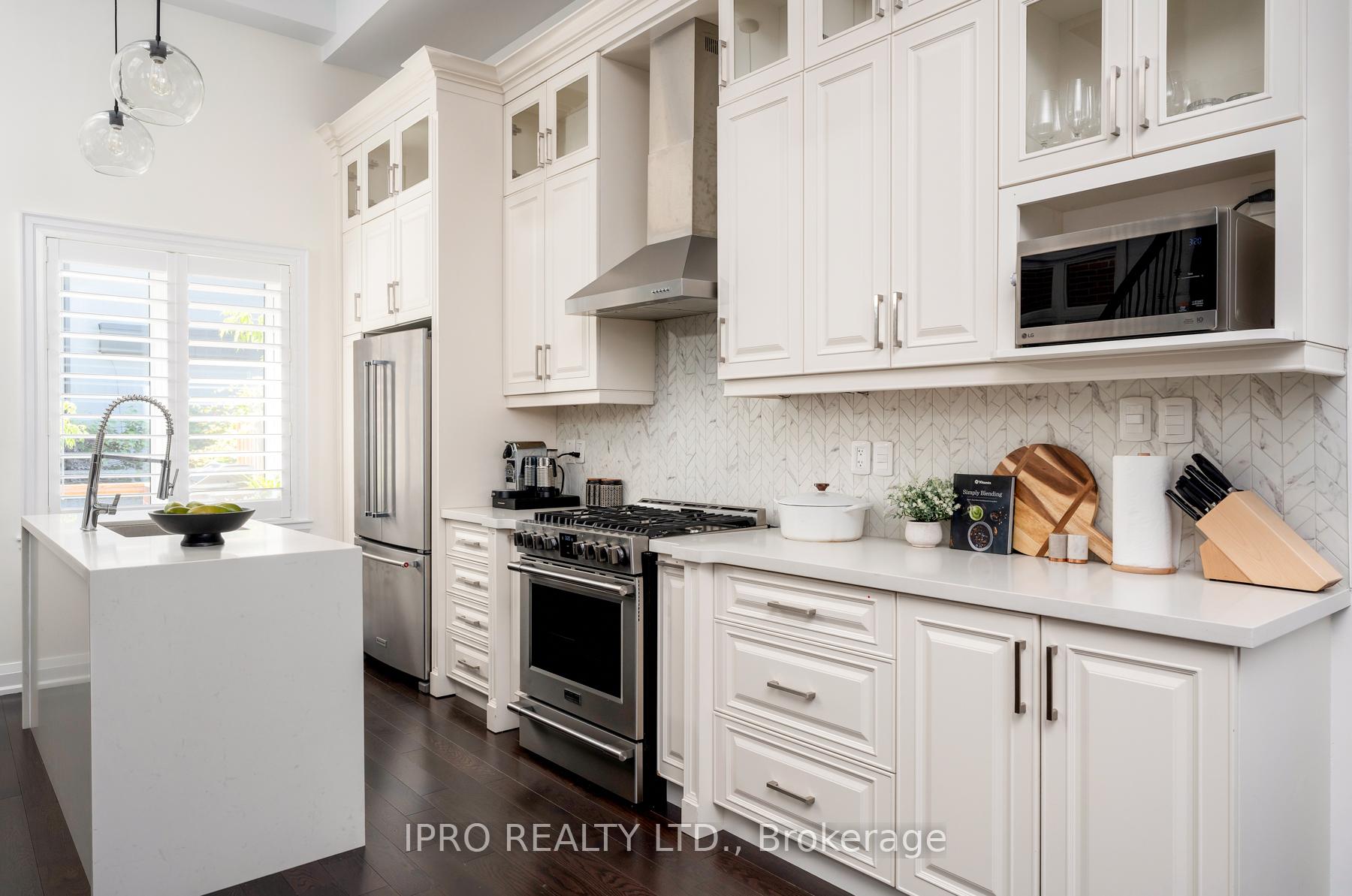 Photo 8 of 86 Roosevelt Road, Toronto, East York — HOMEH