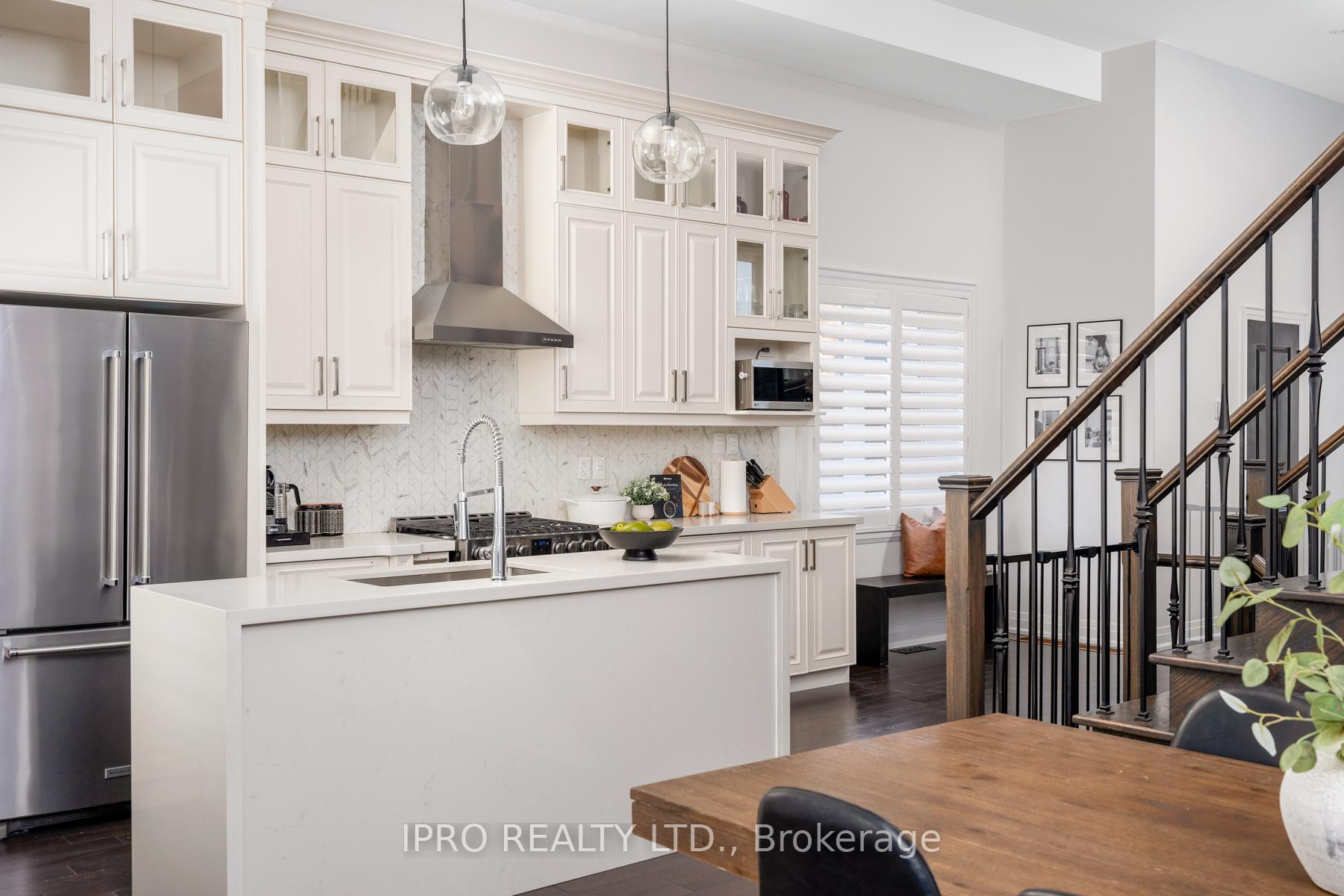 Photo 10 of 86 Roosevelt Road, Toronto, East York — HOMEH