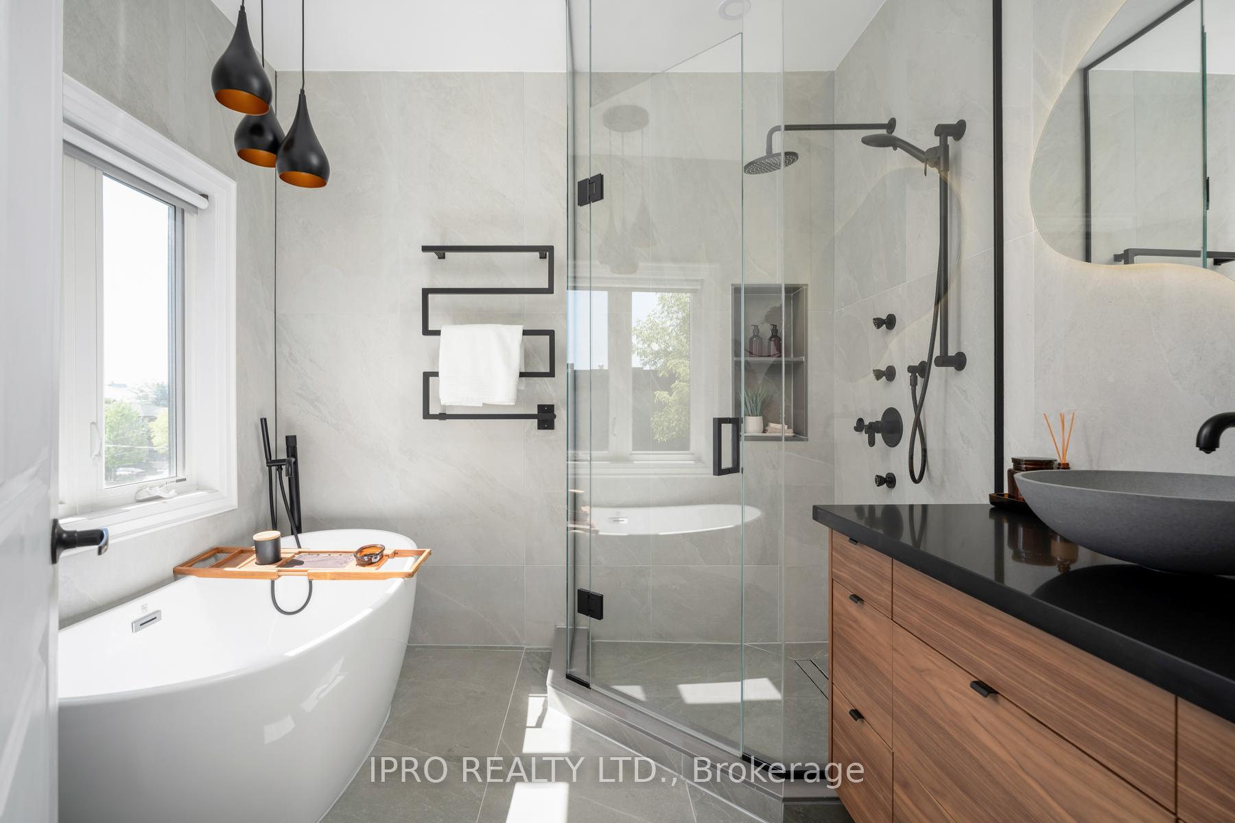 Photo 20 of 86 Roosevelt Road, Toronto, East York — HOMEH