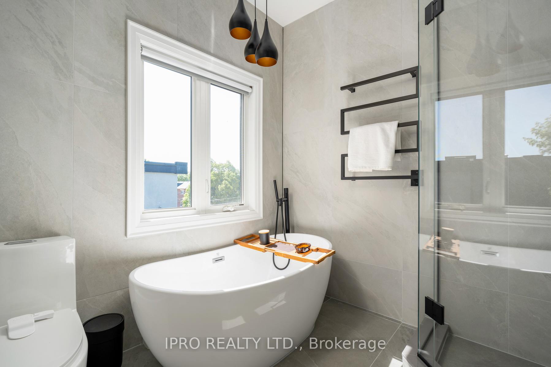 Photo 21 of 86 Roosevelt Road, Toronto, East York — HOMEH