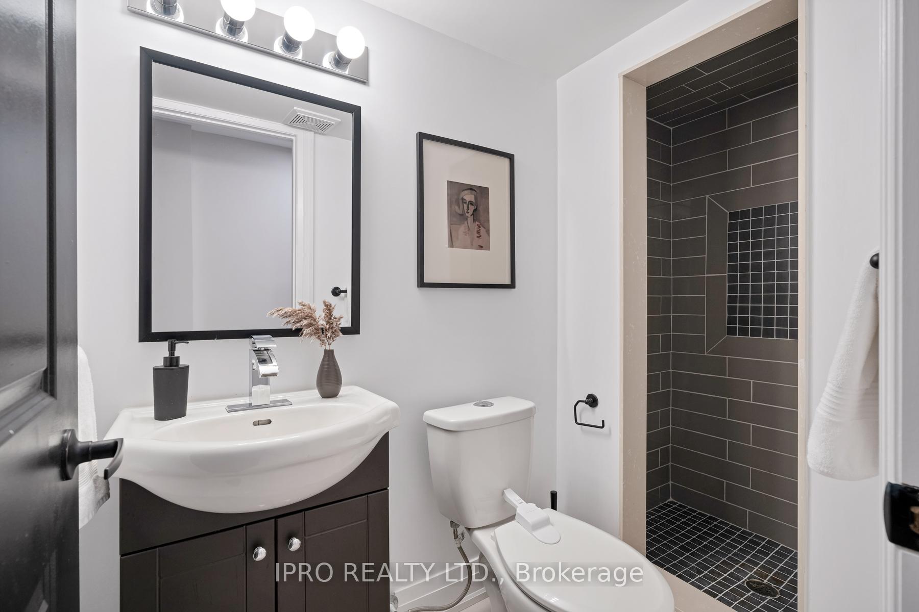 Photo 33 of 86 Roosevelt Road, Toronto, East York — HOMEH
