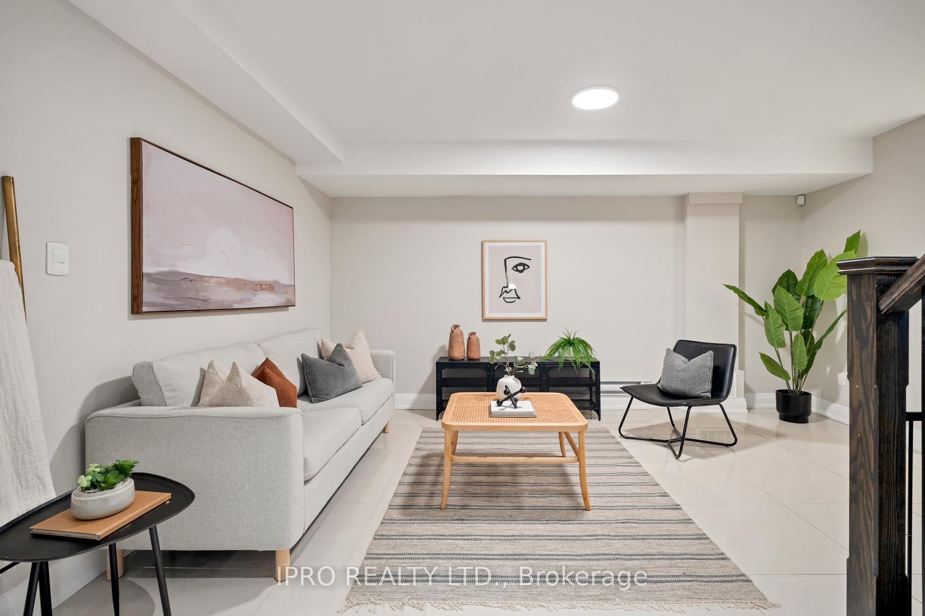 Photo 36 of 86 Roosevelt Road, Toronto, East York — HOMEH
