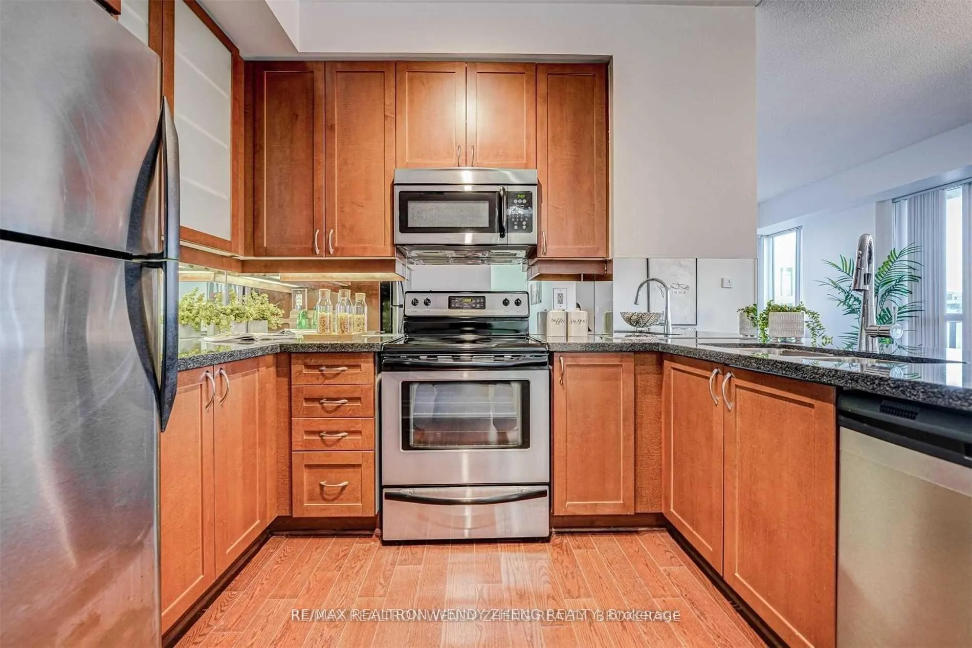 Photo 12 of Unit 609, 1 Upper Duke Crescent, Markham, Unionville — HOMEH