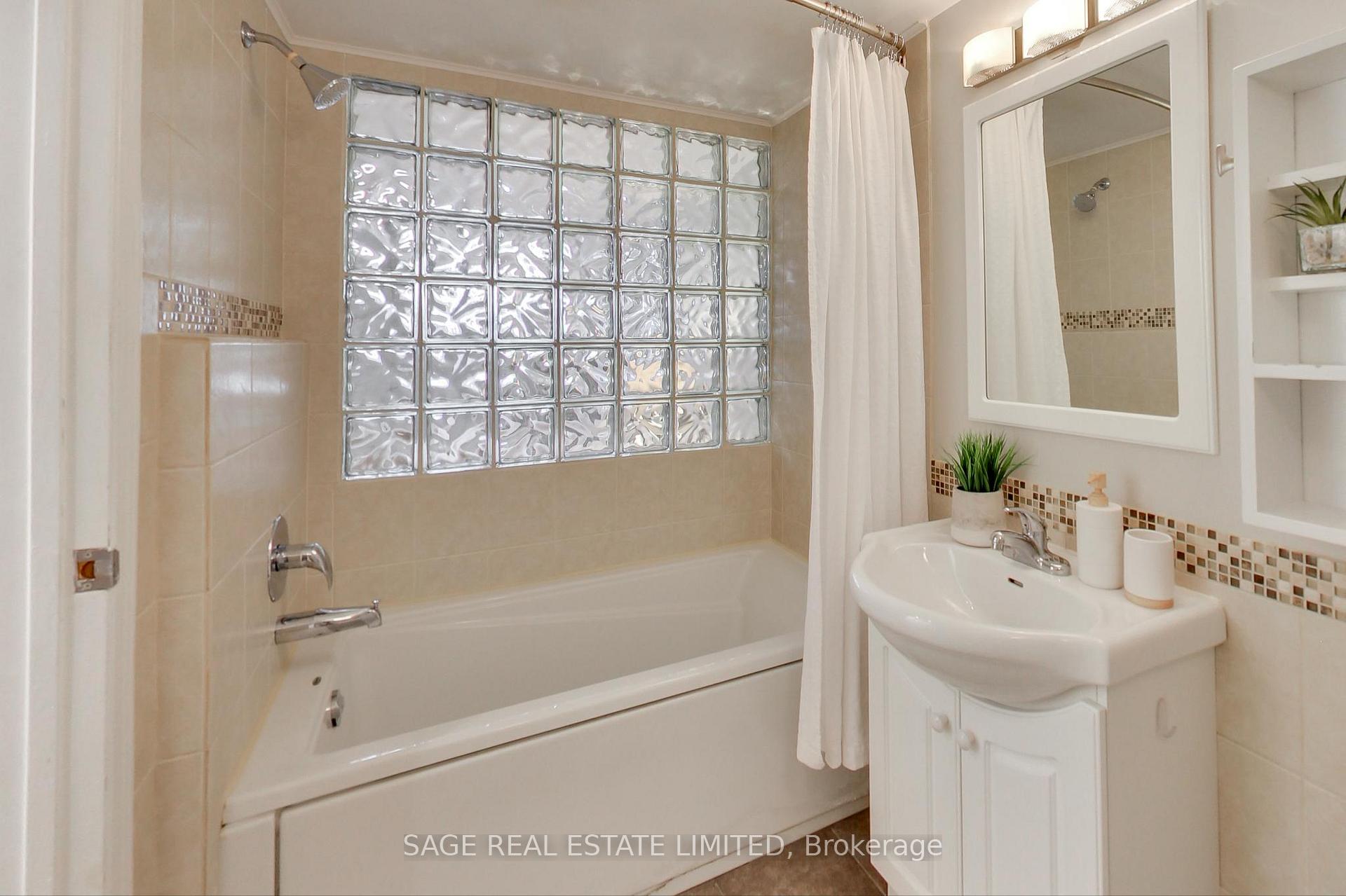 Photo 18 of 830 Manning Avenue, Toronto, The Annex — HOMEH
