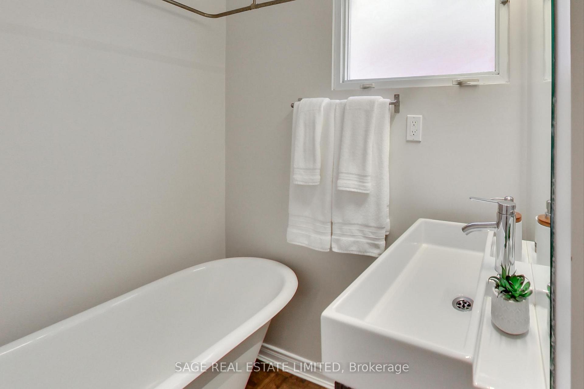 Photo 25 of 830 Manning Avenue, Toronto, The Annex — HOMEH