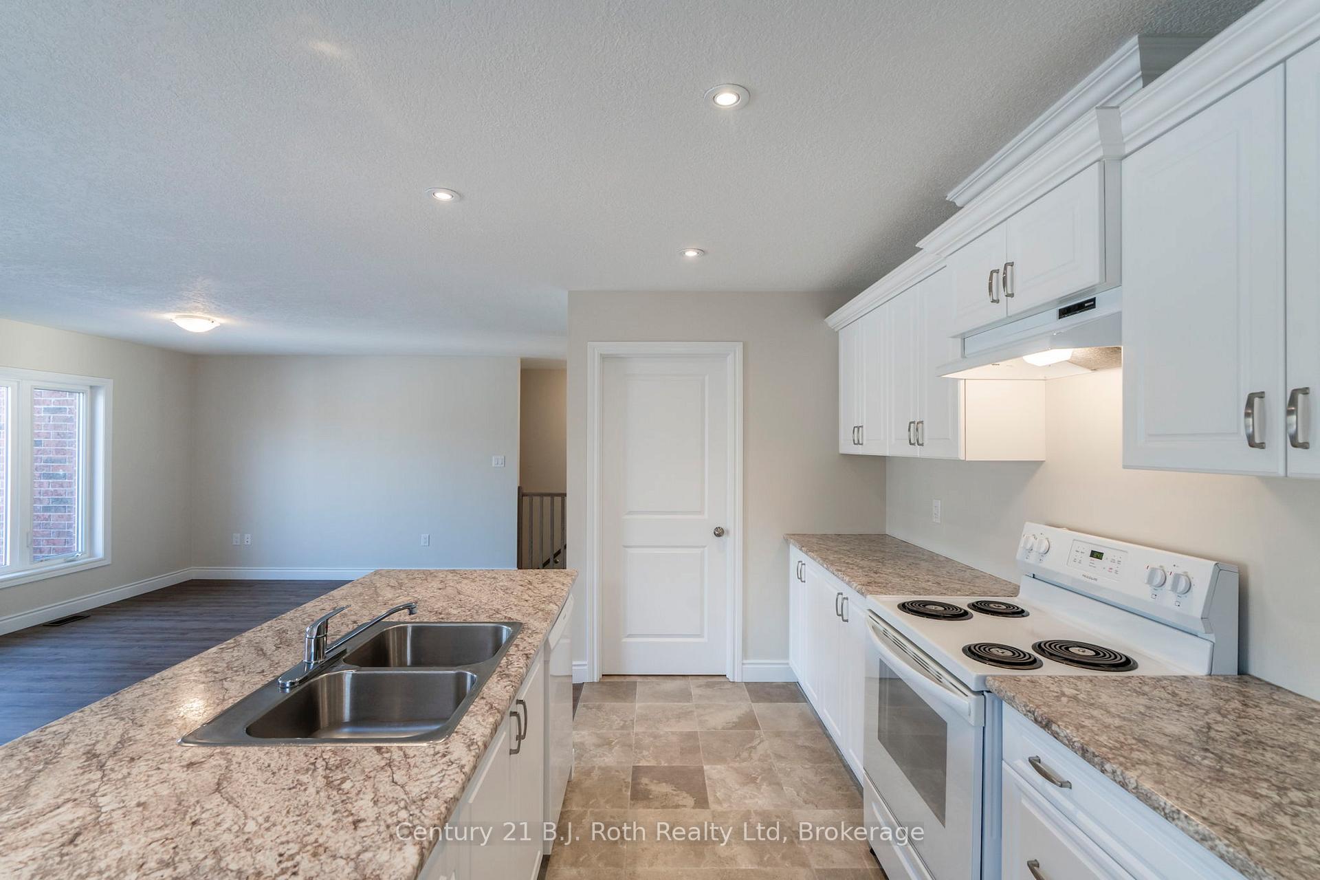 Photo 10 of 52 Hunter Avenue, Tay, Victoria Harbour — HOMEH