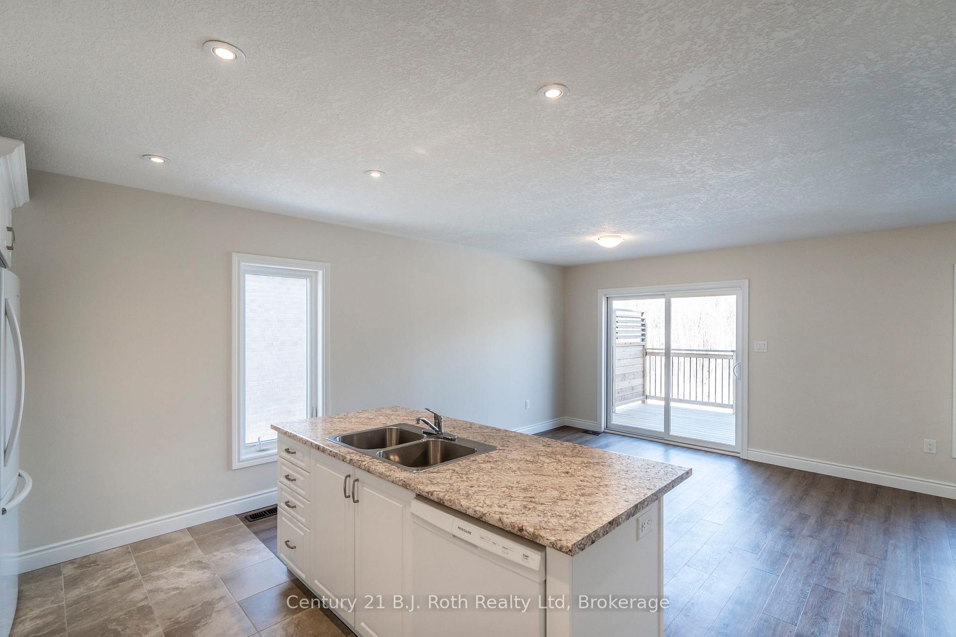 Photo 11 of 52 Hunter Avenue, Tay, Victoria Harbour — HOMEH