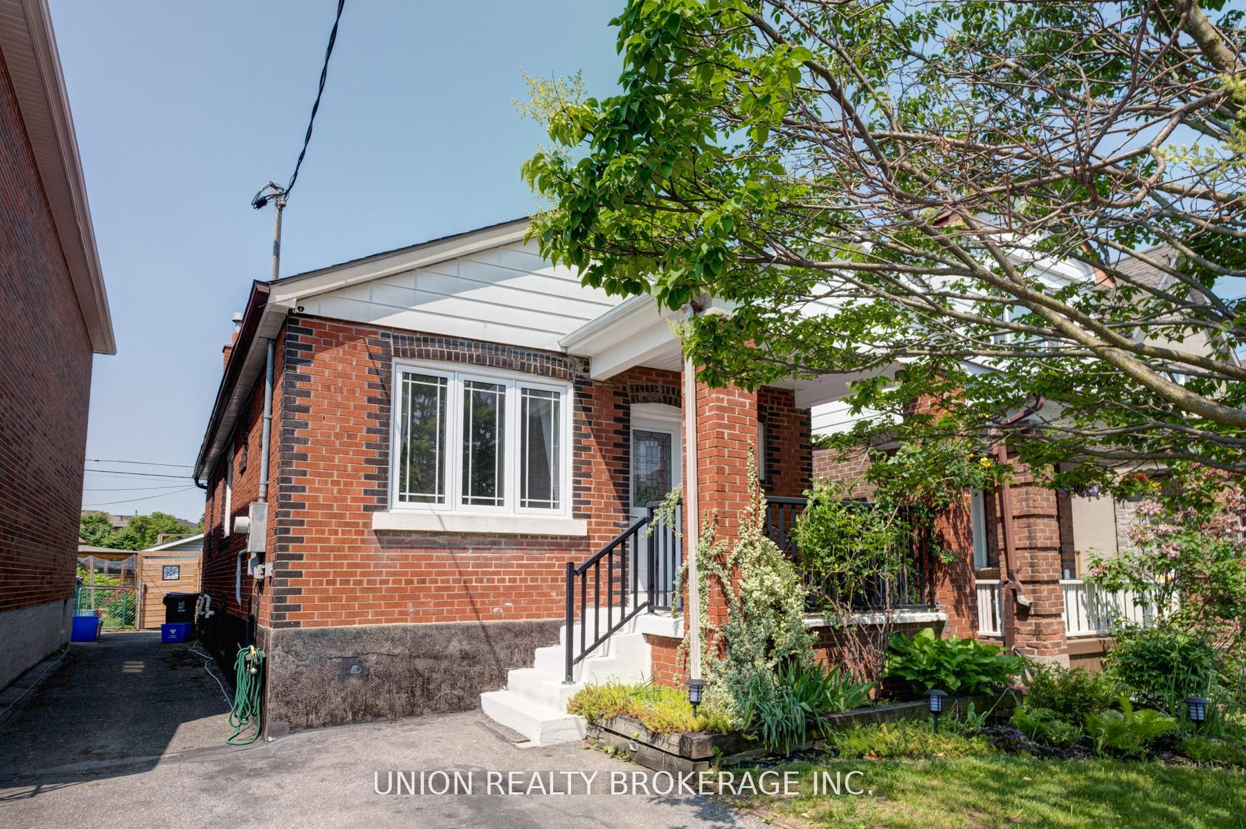 Photo 1 of 316 Westlake Avenue, Toronto, Woodbine-Lumsden — HOMEH