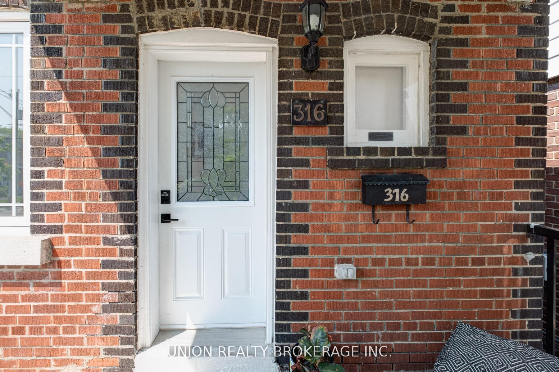 Photo 3 of 316 Westlake Avenue, Toronto, Woodbine-Lumsden — HOMEH