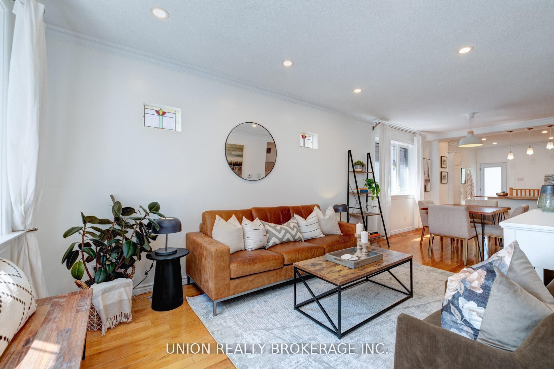 Photo 4 of 316 Westlake Avenue, Toronto, Woodbine-Lumsden — HOMEH