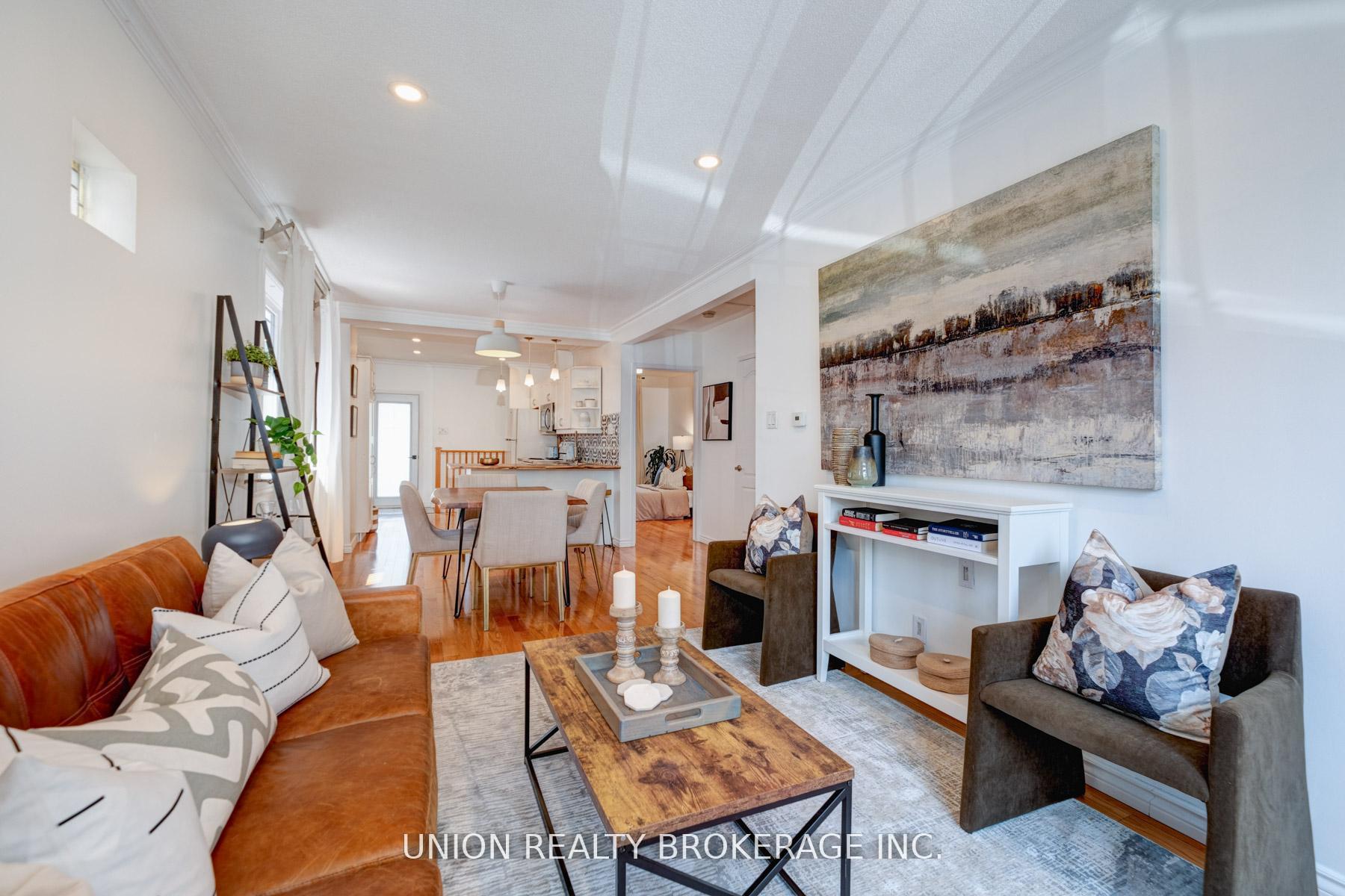 Photo 5 of 316 Westlake Avenue, Toronto, Woodbine-Lumsden — HOMEH