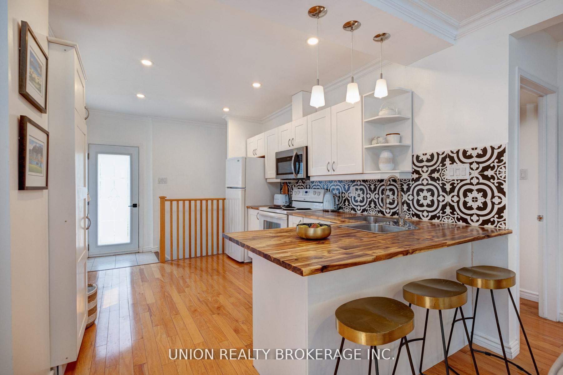 Photo 16 of 316 Westlake Avenue, Toronto, Woodbine-Lumsden — HOMEH