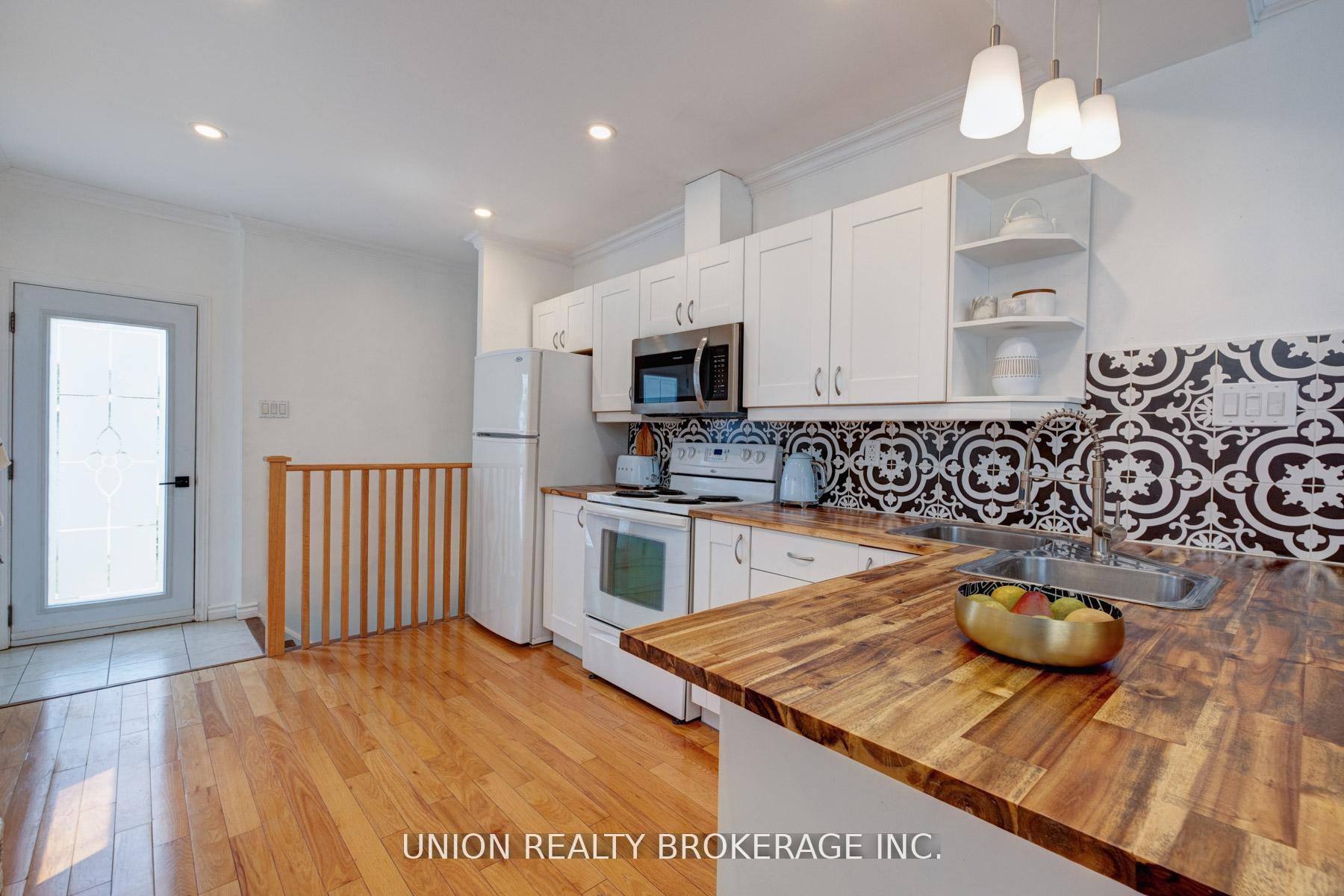 Photo 17 of 316 Westlake Avenue, Toronto, Woodbine-Lumsden — HOMEH
