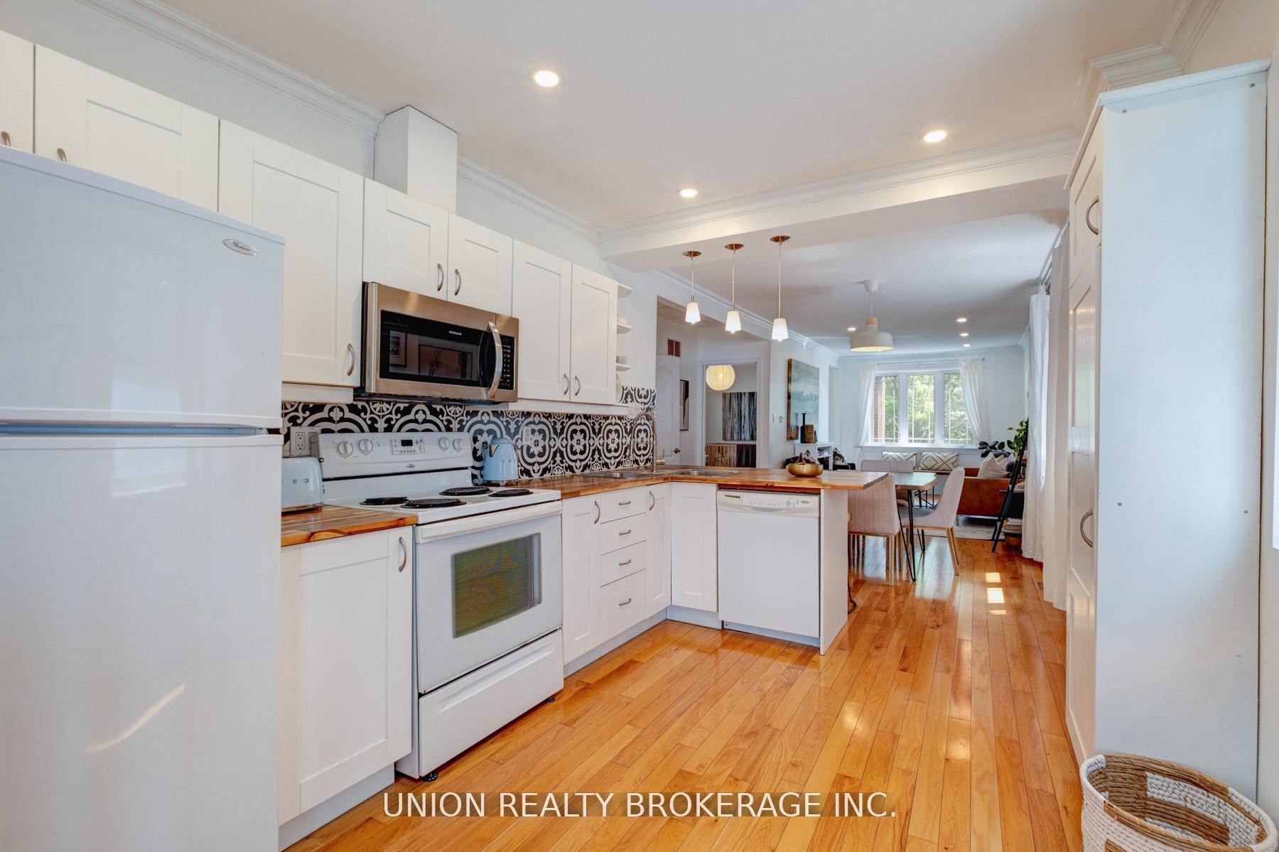 Photo 19 of 316 Westlake Avenue, Toronto, Woodbine-Lumsden — HOMEH