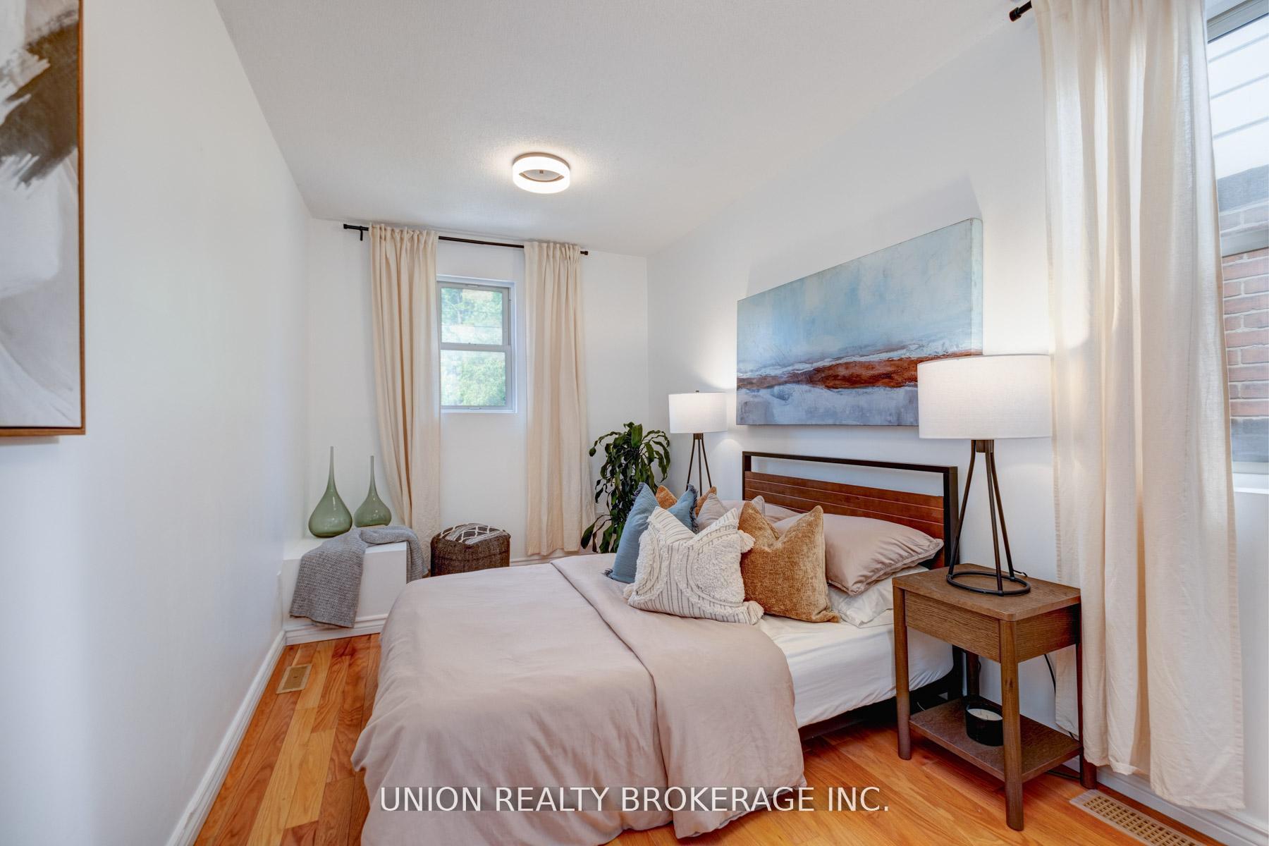 Photo 21 of 316 Westlake Avenue, Toronto, Woodbine-Lumsden — HOMEH