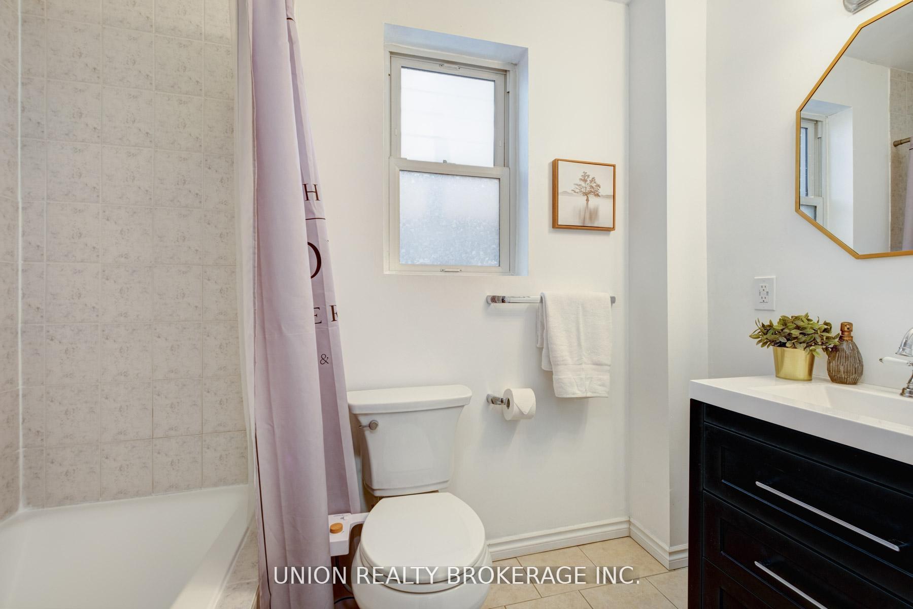 Photo 23 of 316 Westlake Avenue, Toronto, Woodbine-Lumsden — HOMEH