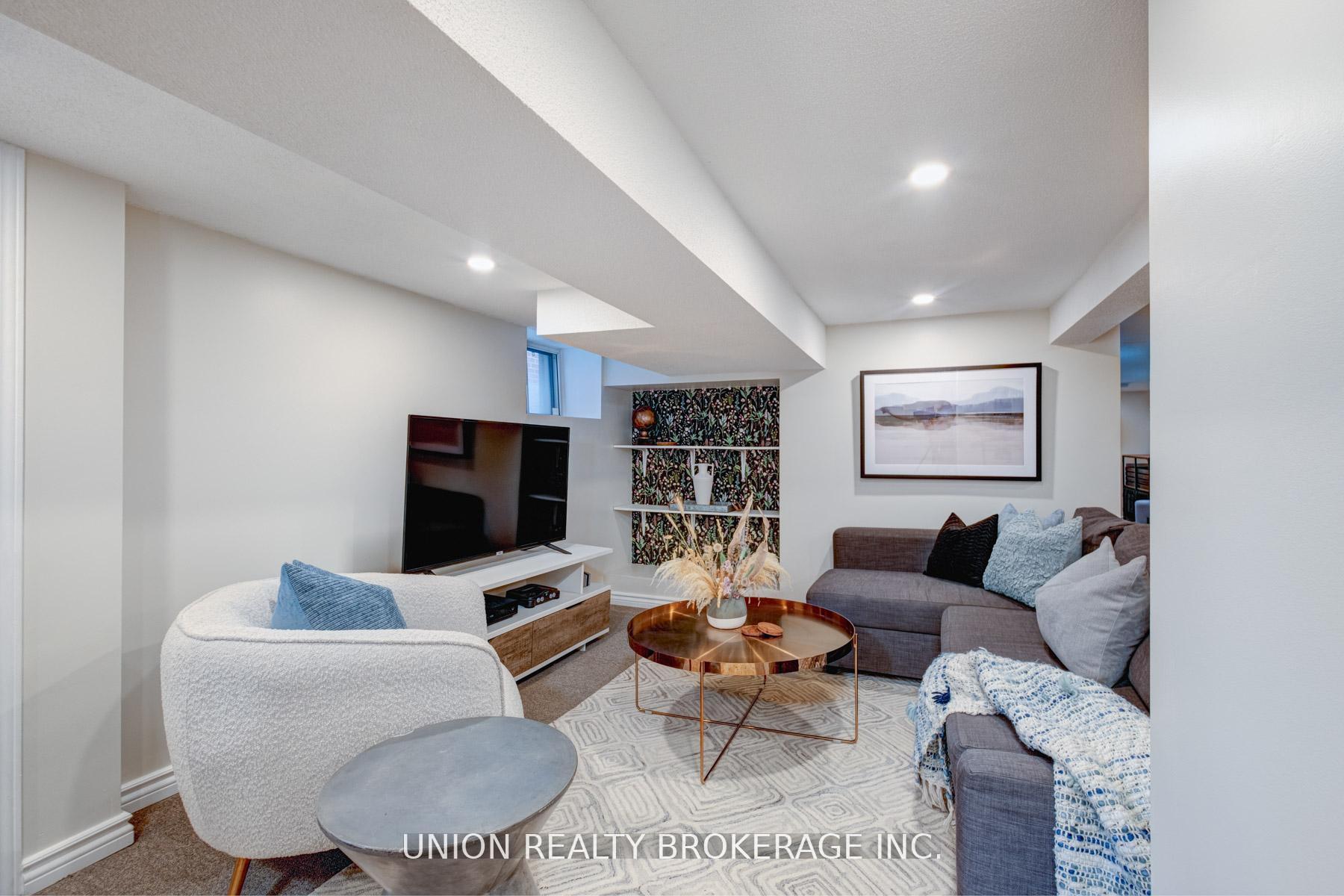 Photo 24 of 316 Westlake Avenue, Toronto, Woodbine-Lumsden — HOMEH