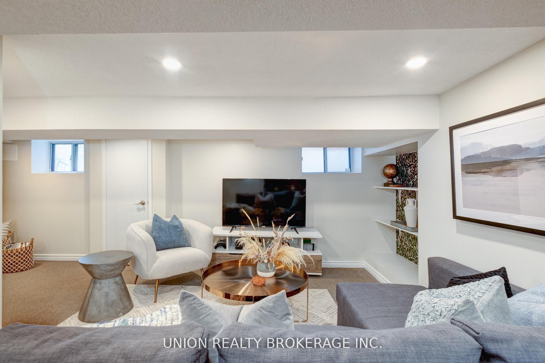 Photo 26 of 316 Westlake Avenue, Toronto, Woodbine-Lumsden — HOMEH