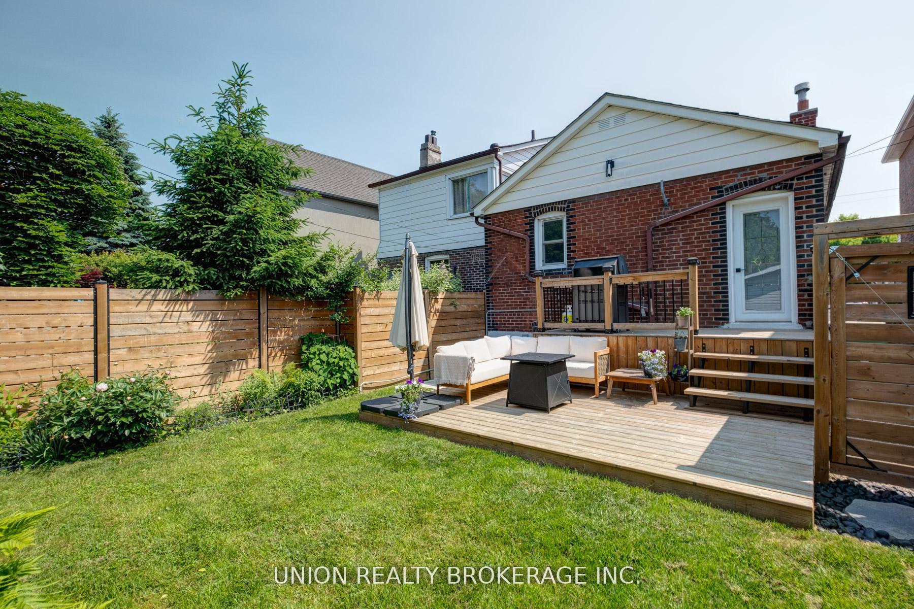 Photo 38 of 316 Westlake Avenue, Toronto, Woodbine-Lumsden — HOMEH