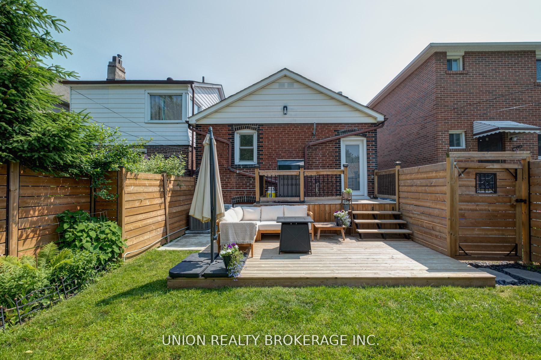 Photo 39 of 316 Westlake Avenue, Toronto, Woodbine-Lumsden — HOMEH