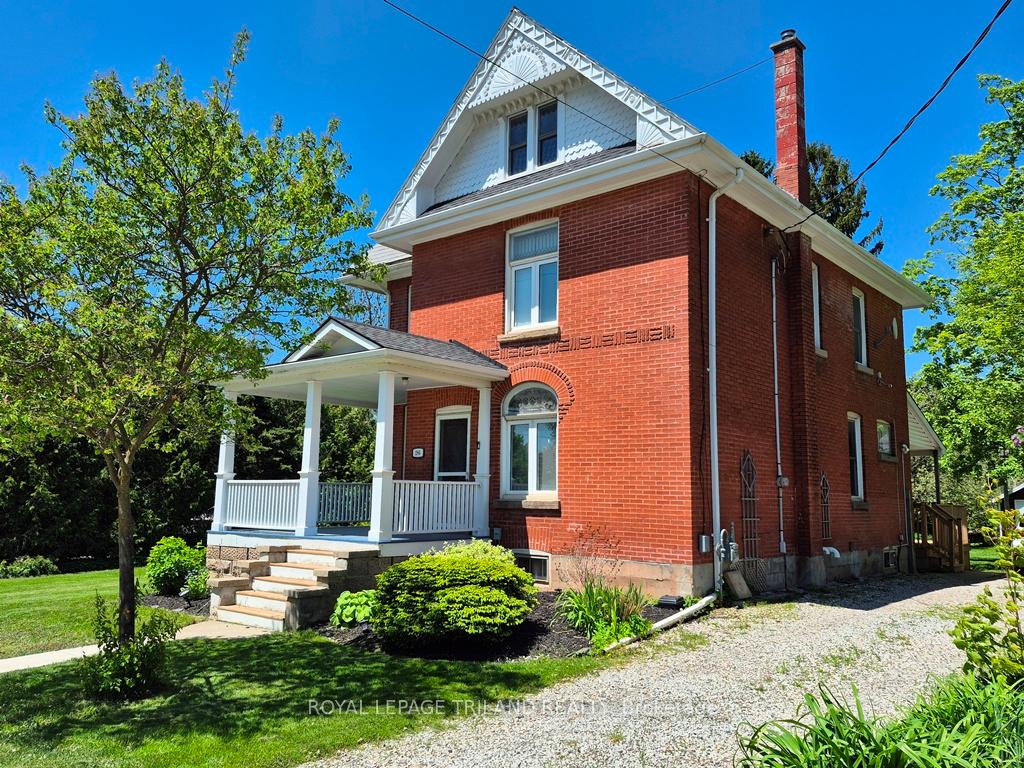 Front of 286 King Street S