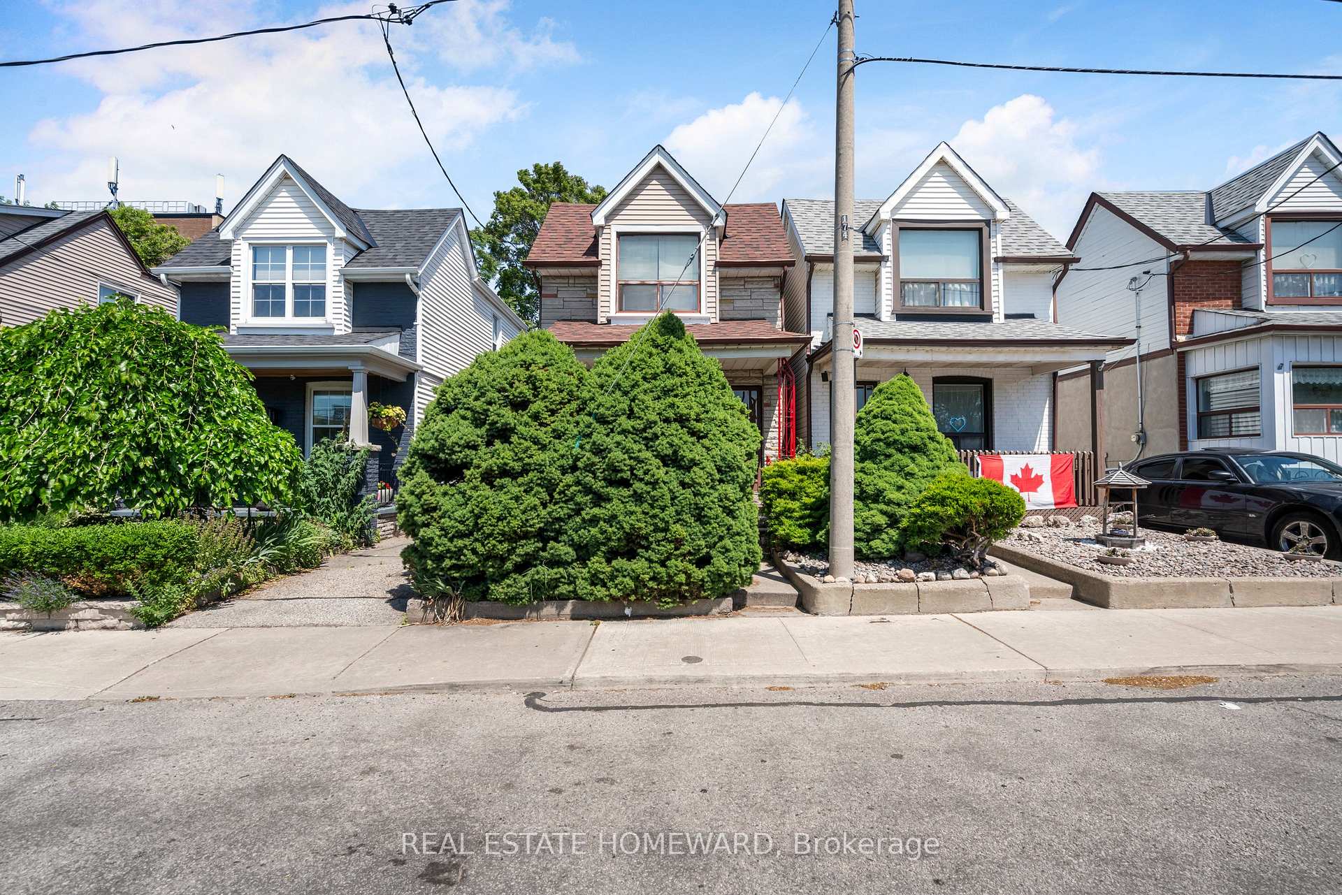 Photo 1 of 672 Strathmore Boulevard, Toronto, Woodbine-Lumsden — HOMEH